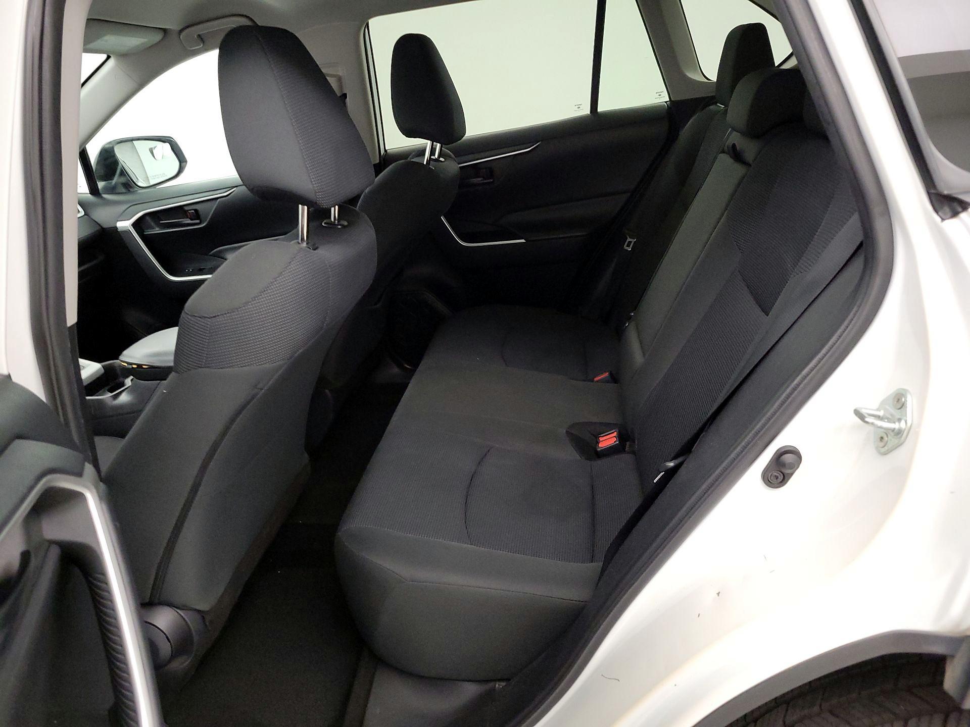 Thumbnail: 2019 Toyota RAV4 - 19