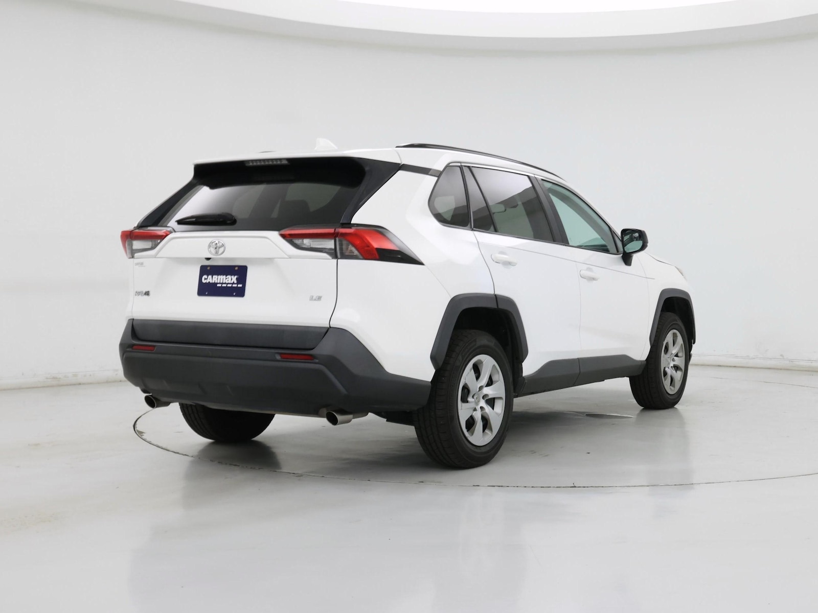 2019 Toyota RAV4 LE - Photo 9