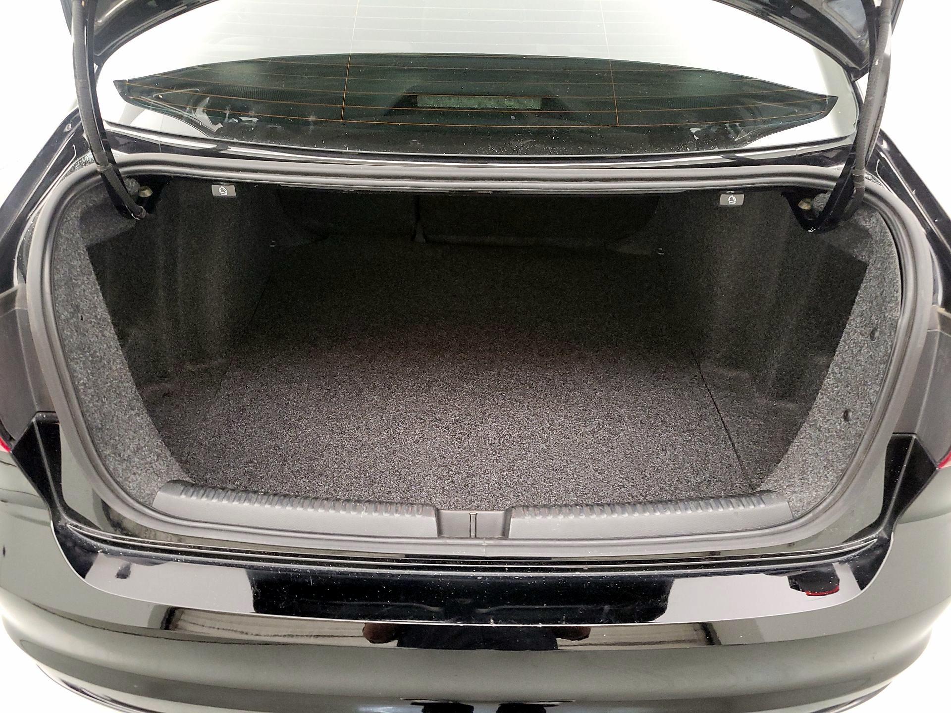 Thumbnail: 2017 Volkswagen Jetta - 20