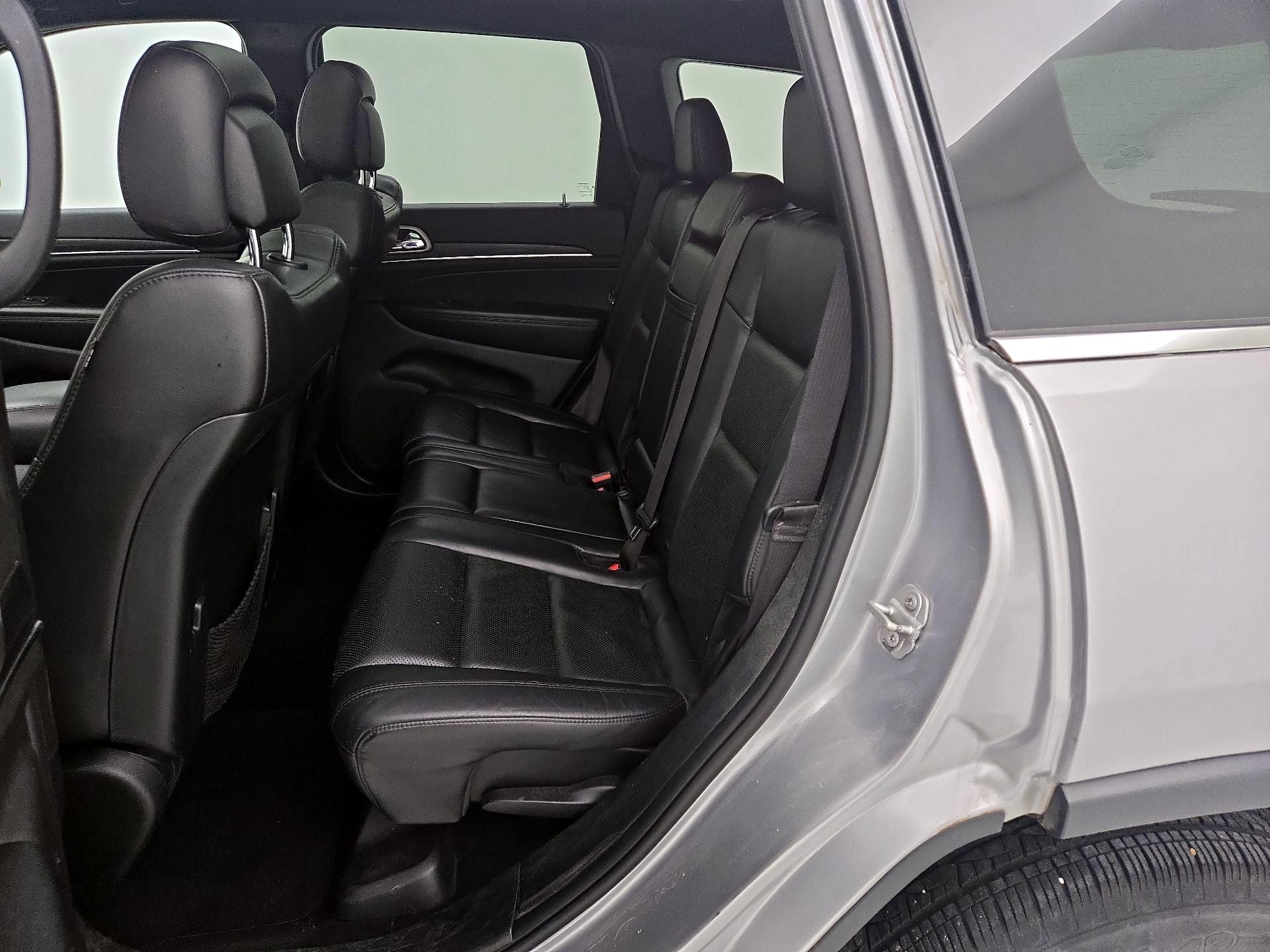 Thumbnail: 2020 Jeep Grand Cherokee - 20