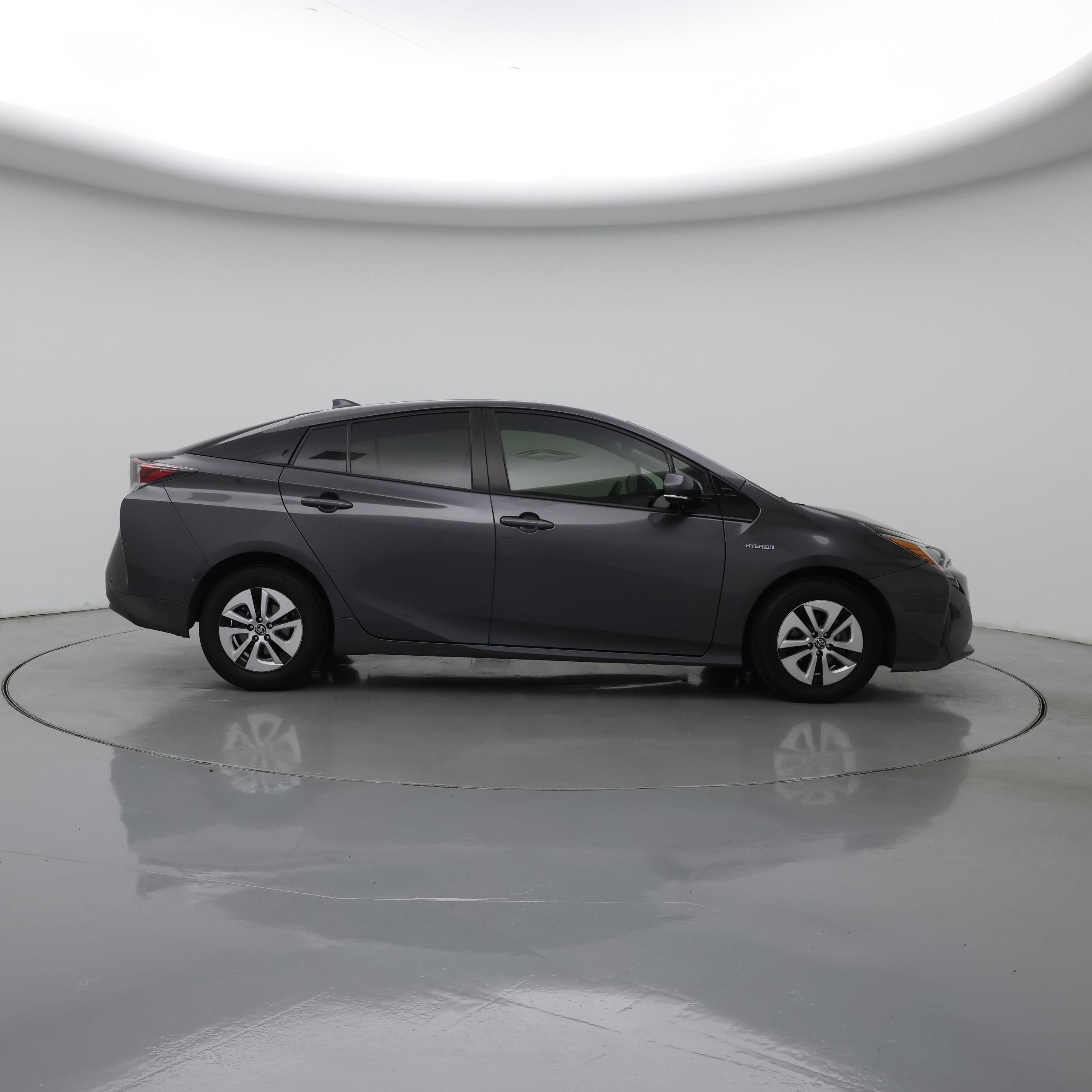 Thumbnail: 2018 Toyota Prius - 7