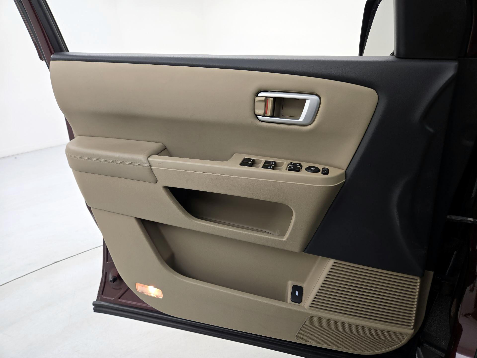Thumbnail: 2014 Honda Pilot - 12