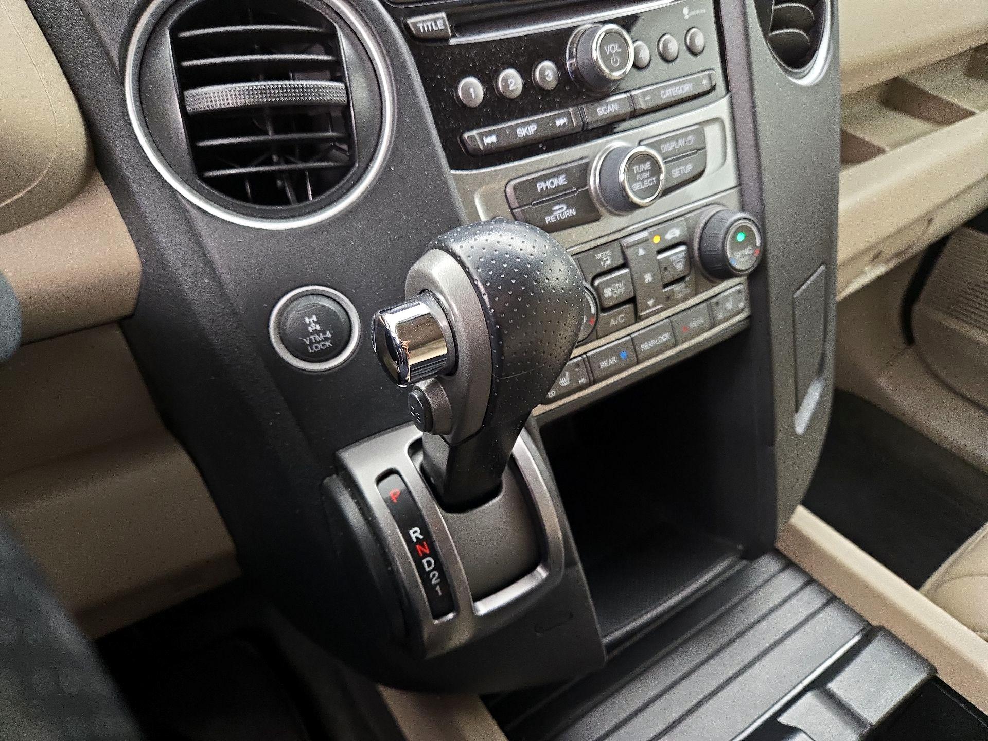 Thumbnail: 2014 Honda Pilot - 17