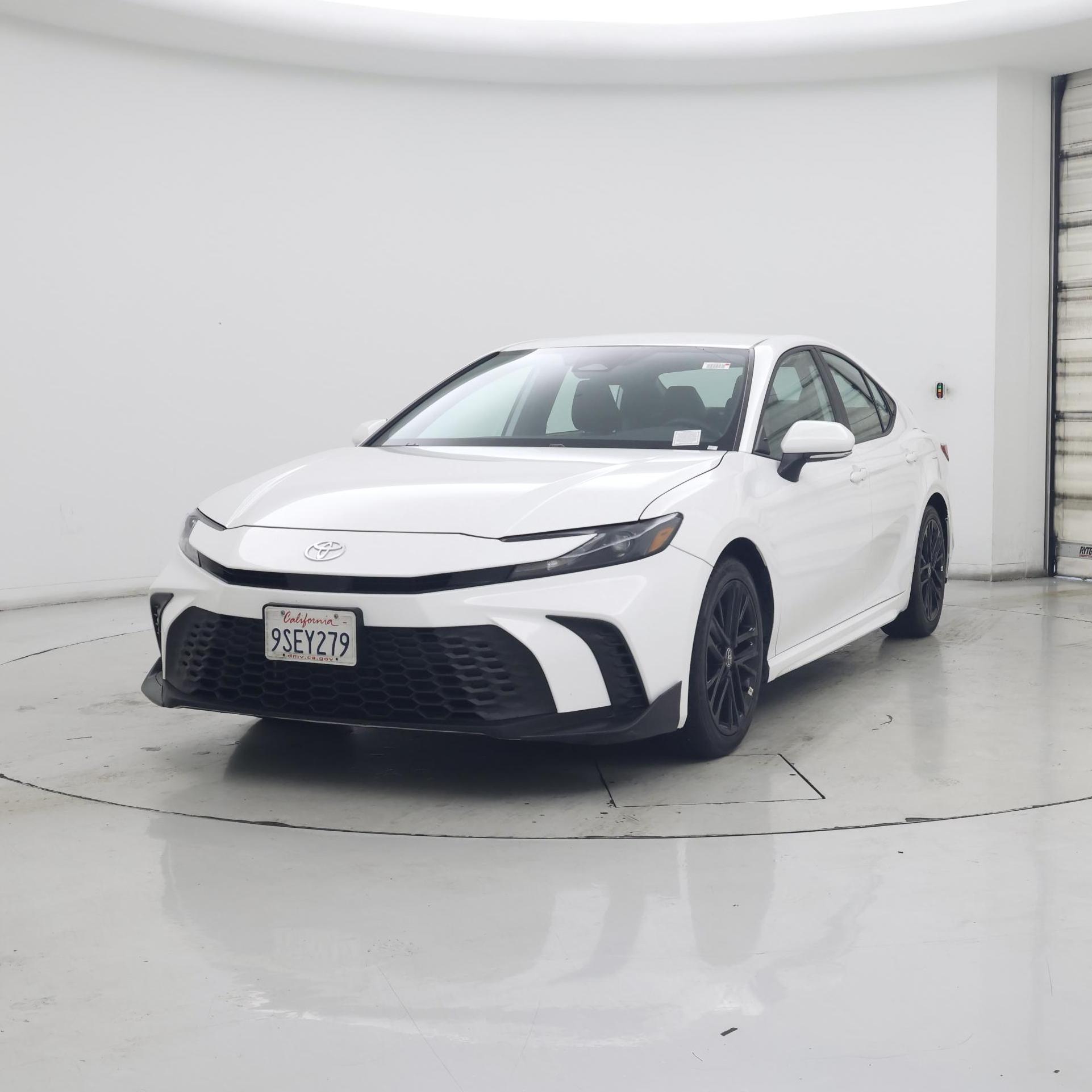 Thumbnail: 2025 Toyota Camry - 4