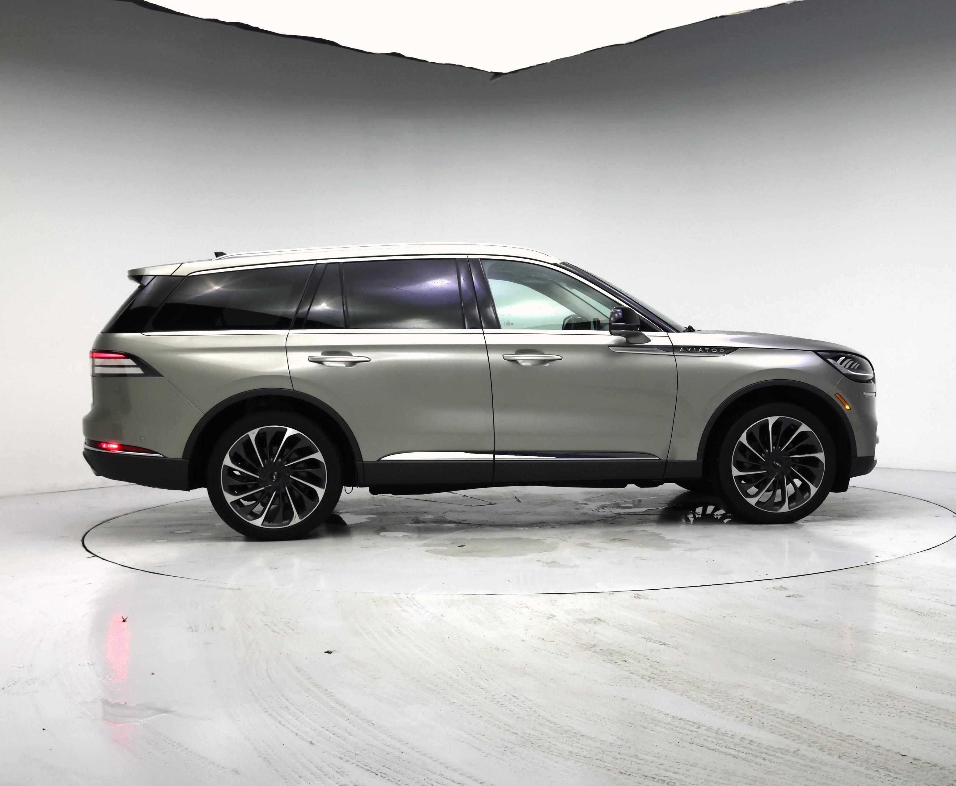 Thumbnail: 2023 Lincoln Aviator - 7