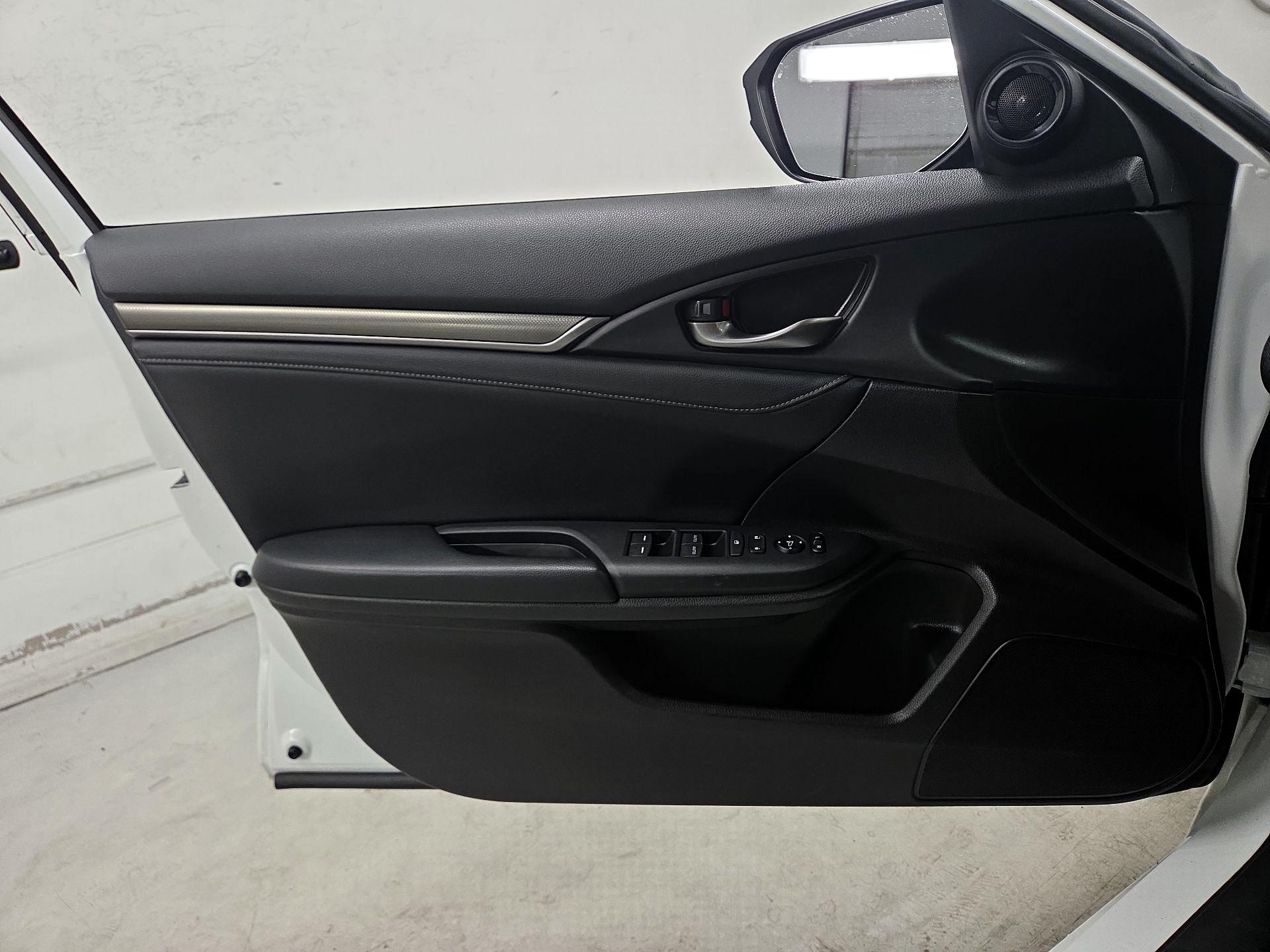 Thumbnail: 2019 Honda Civic - 10