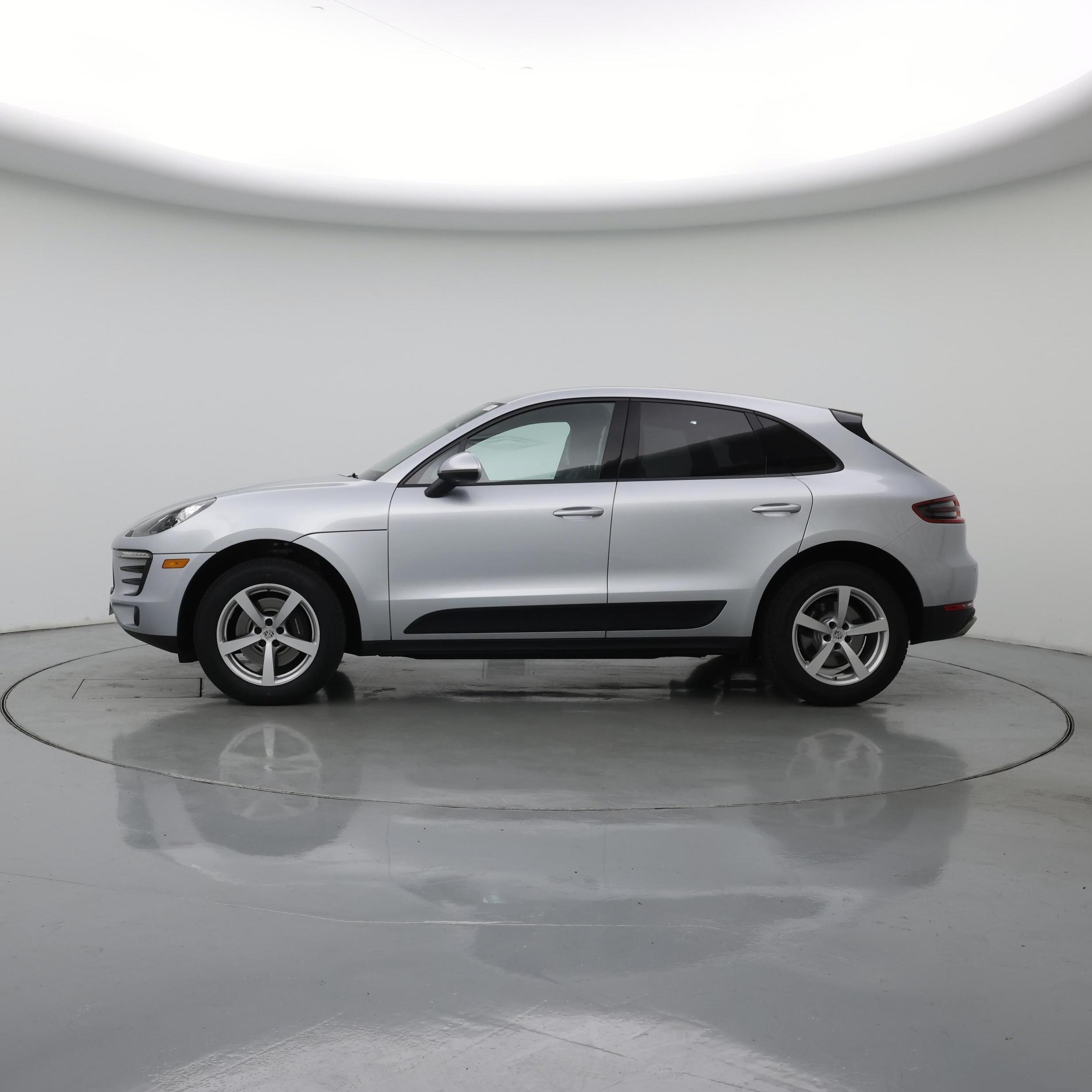 Thumbnail: 2018 Porsche Macan - 3