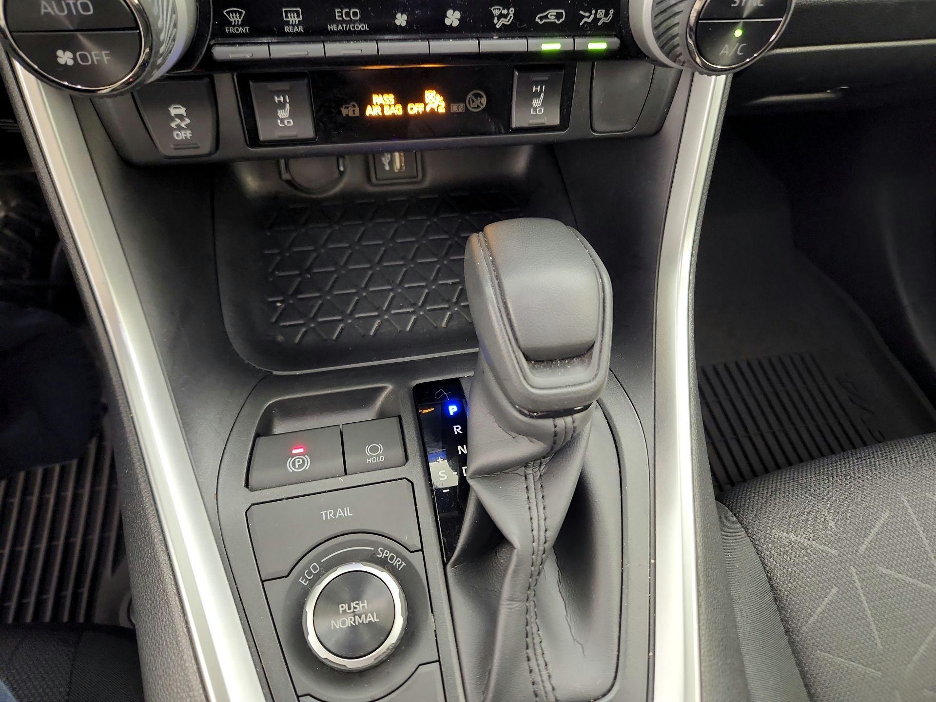 Thumbnail: 2025 Toyota RAV4 - 18