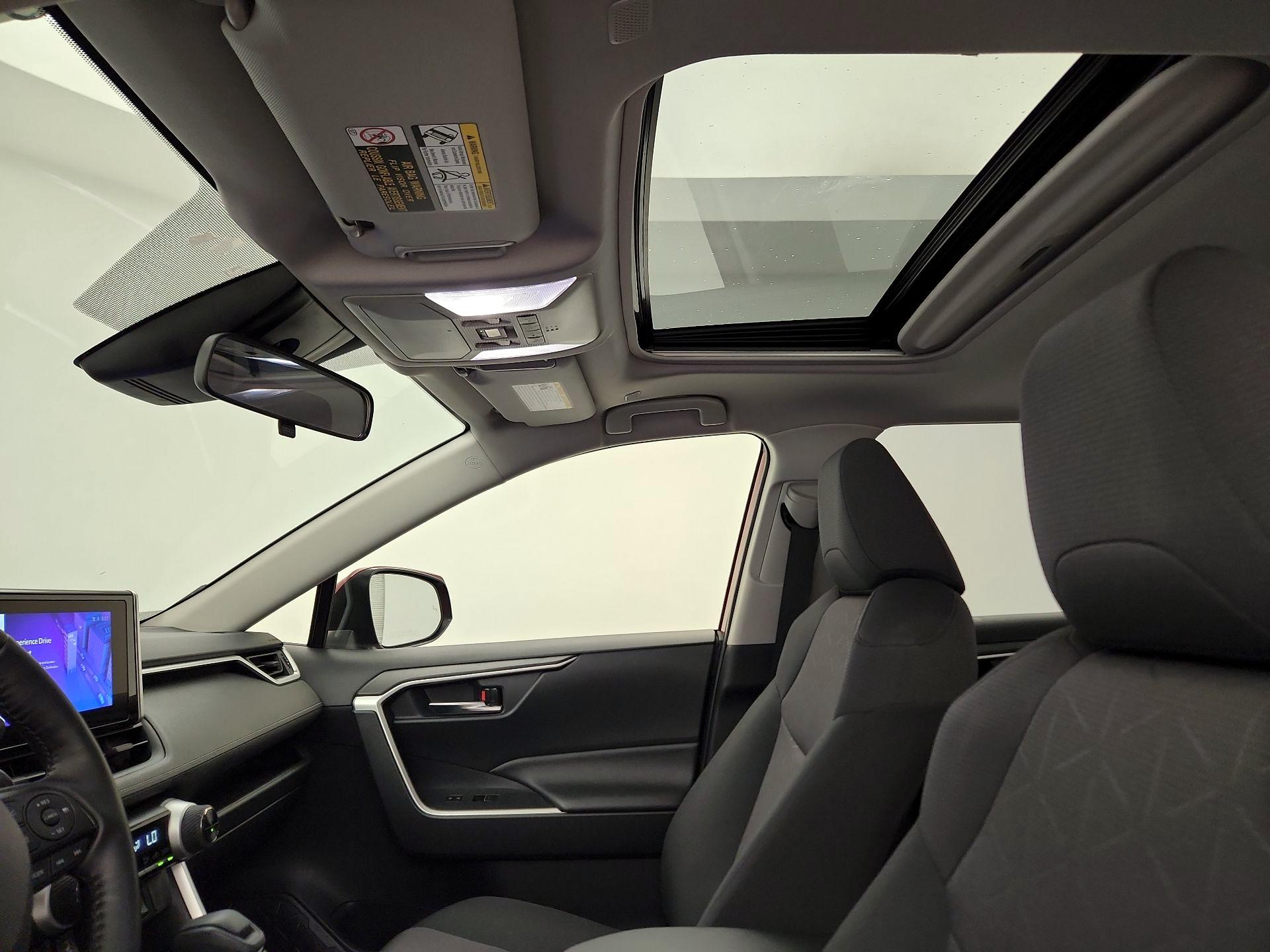 Thumbnail: 2025 Toyota RAV4 - 20