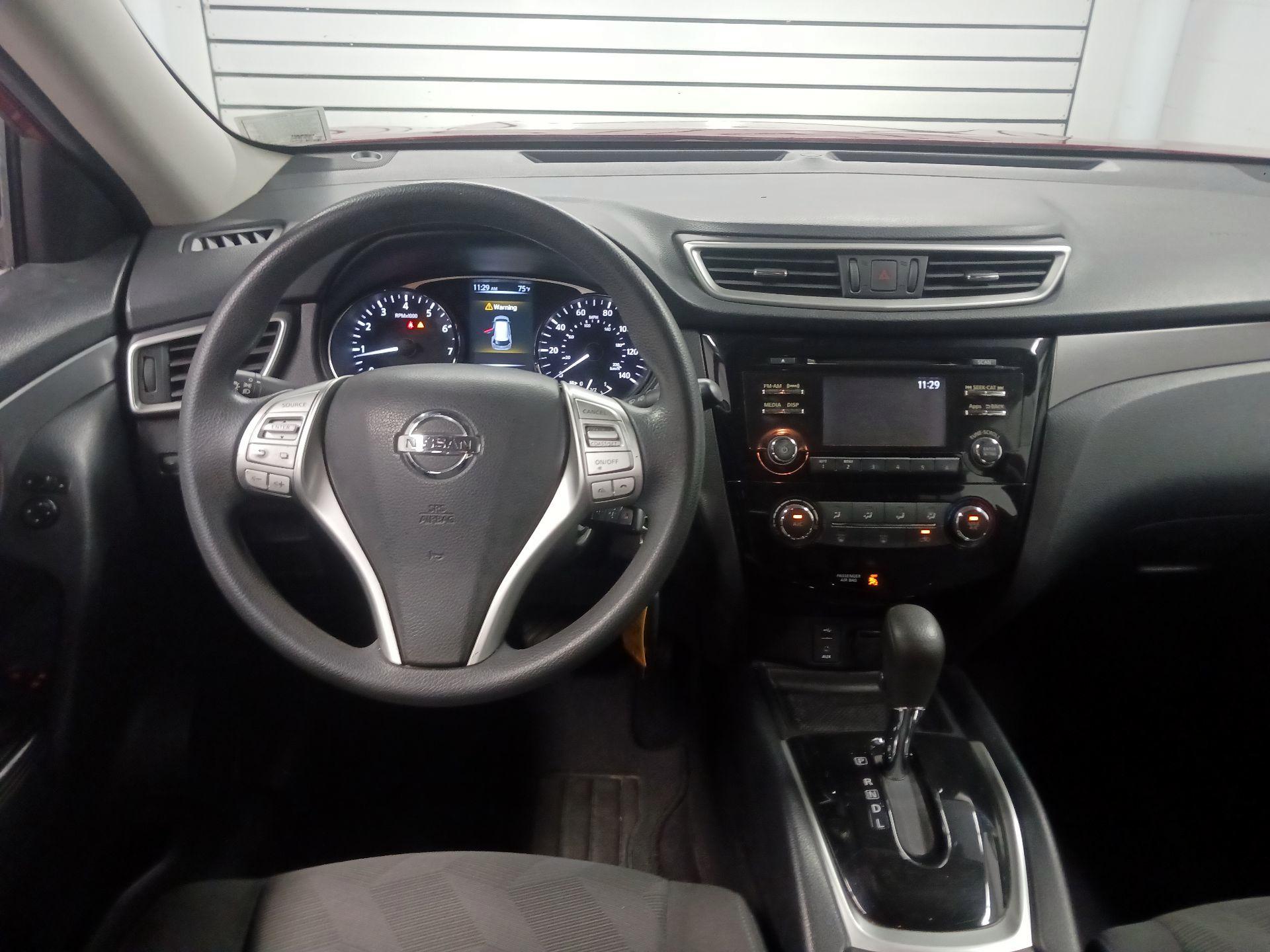 Thumbnail: 2016 Nissan Rogue - 9