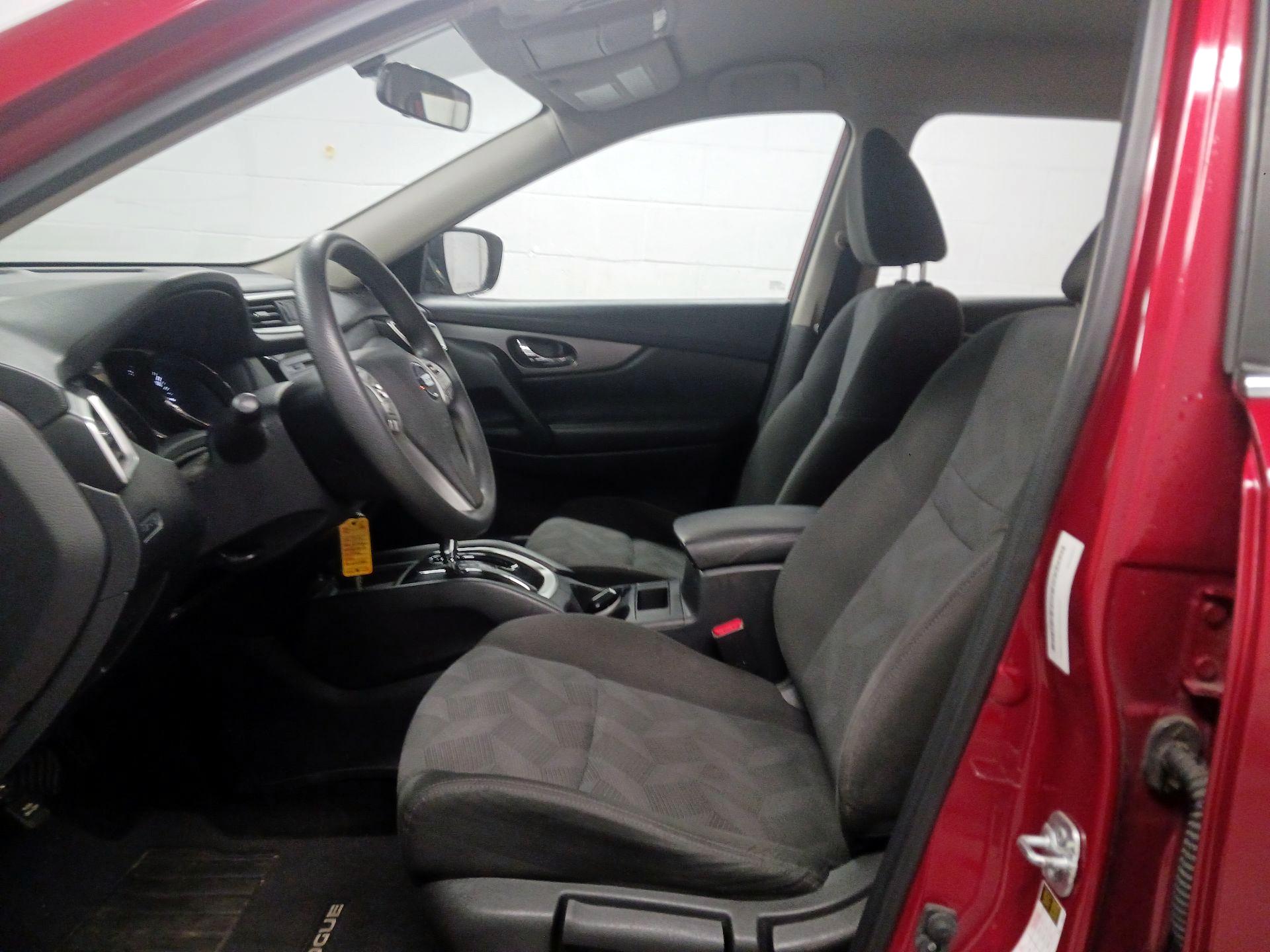 Thumbnail: 2016 Nissan Rogue - 11