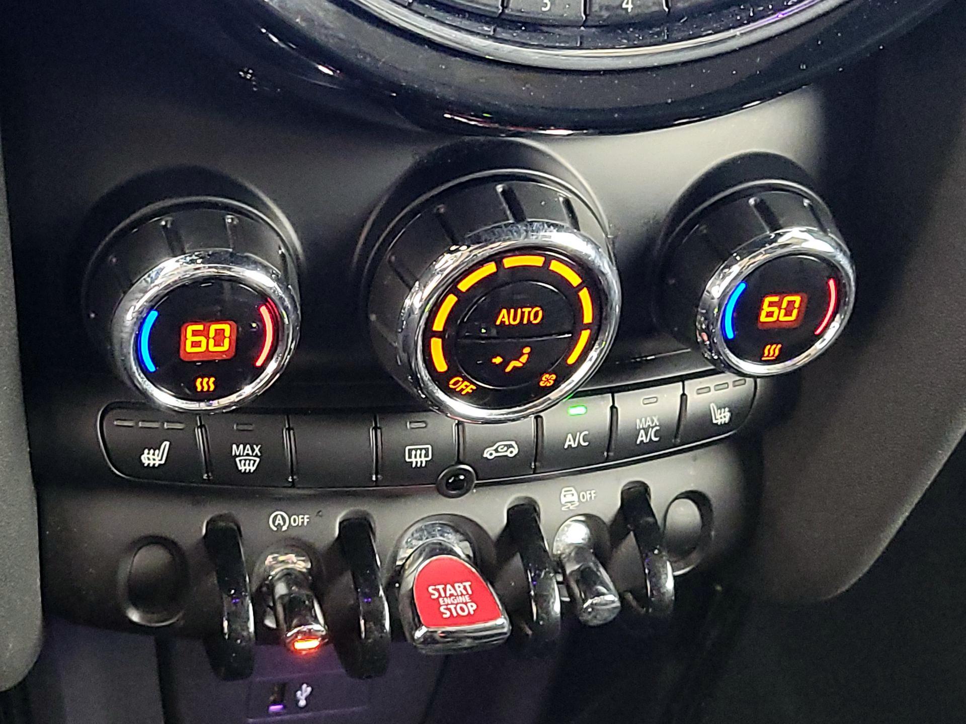 Thumbnail: 2019 MINI Cooper Hardtop - 16