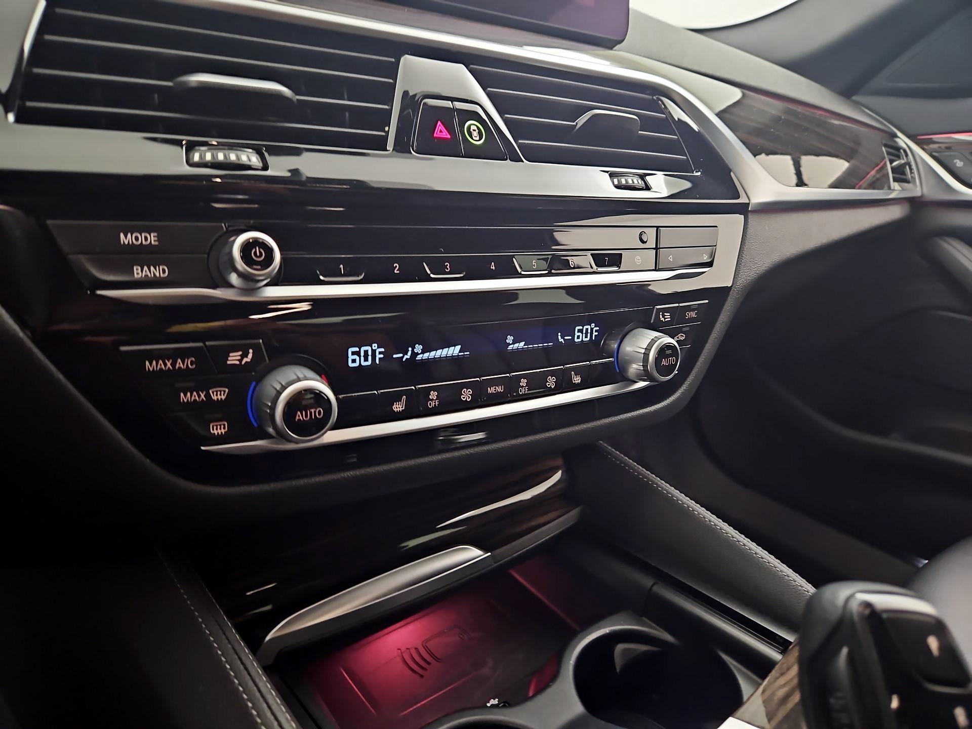 Thumbnail: 2021 BMW 5 Series - 17