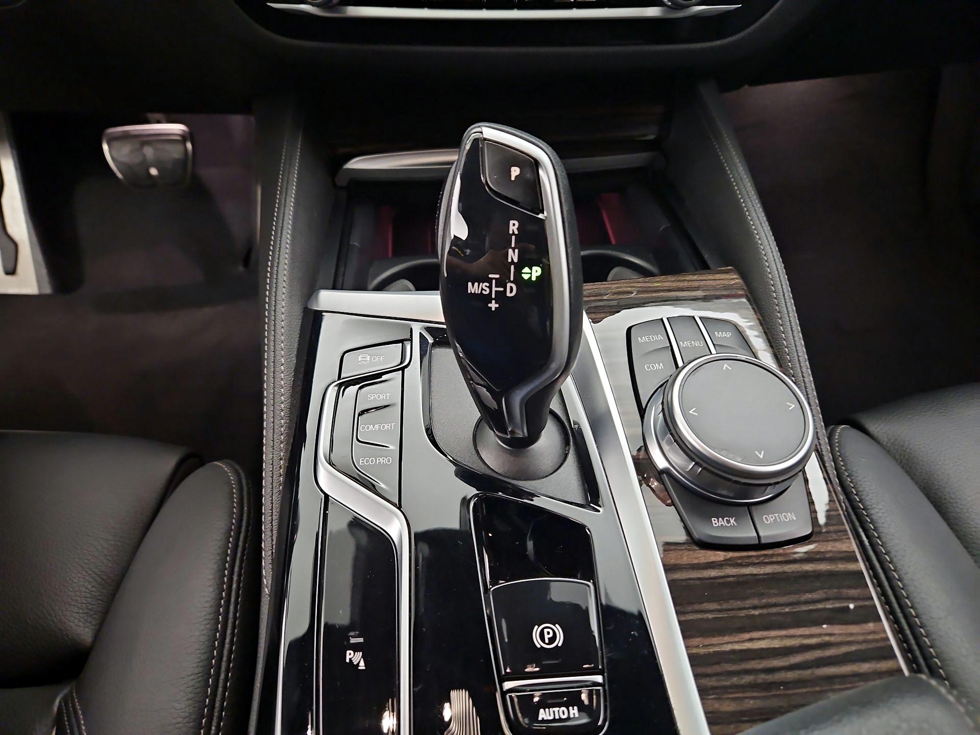 Thumbnail: 2021 BMW 5 Series - 18