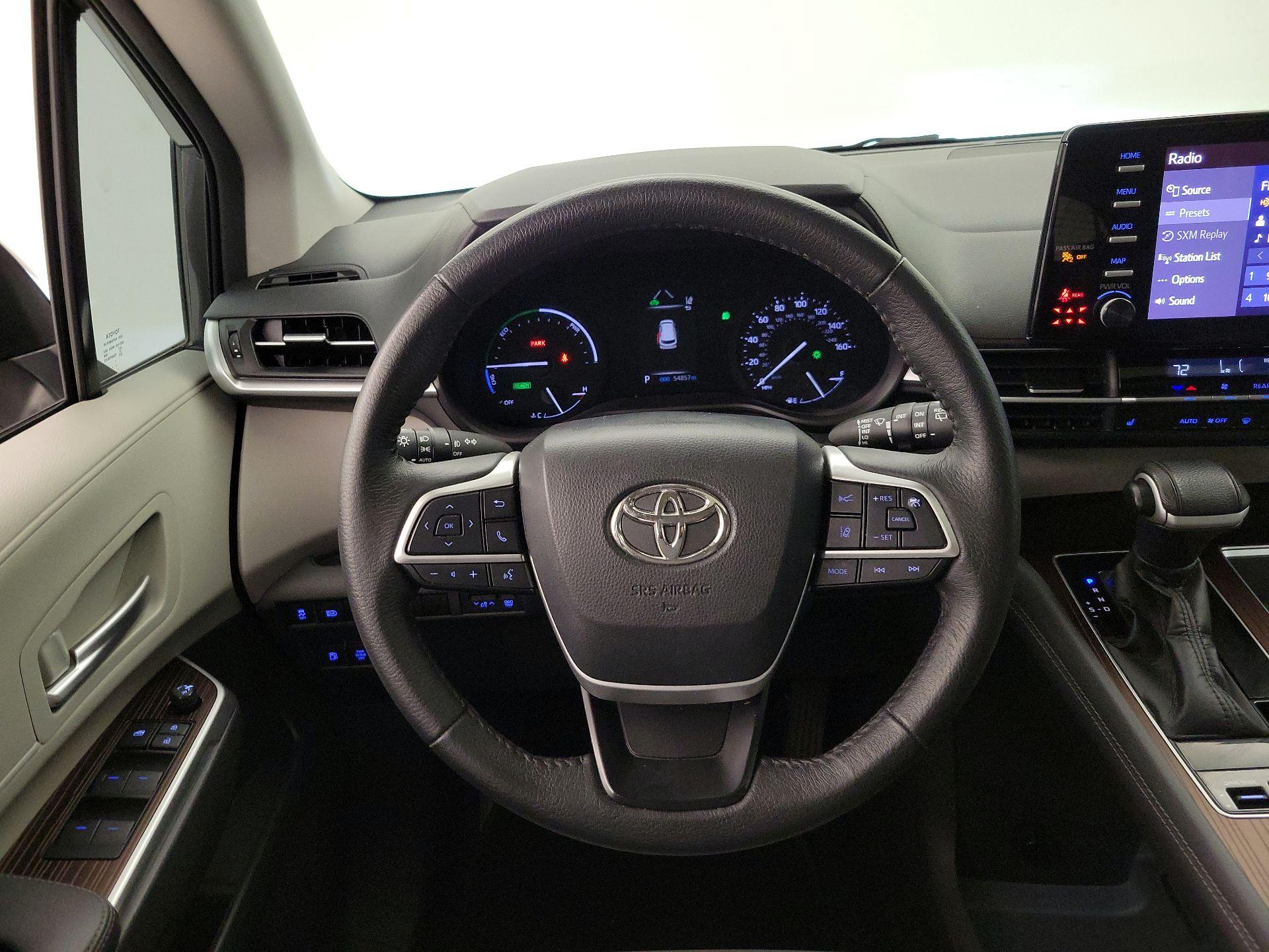 Thumbnail: 2021 Toyota Sienna - 10