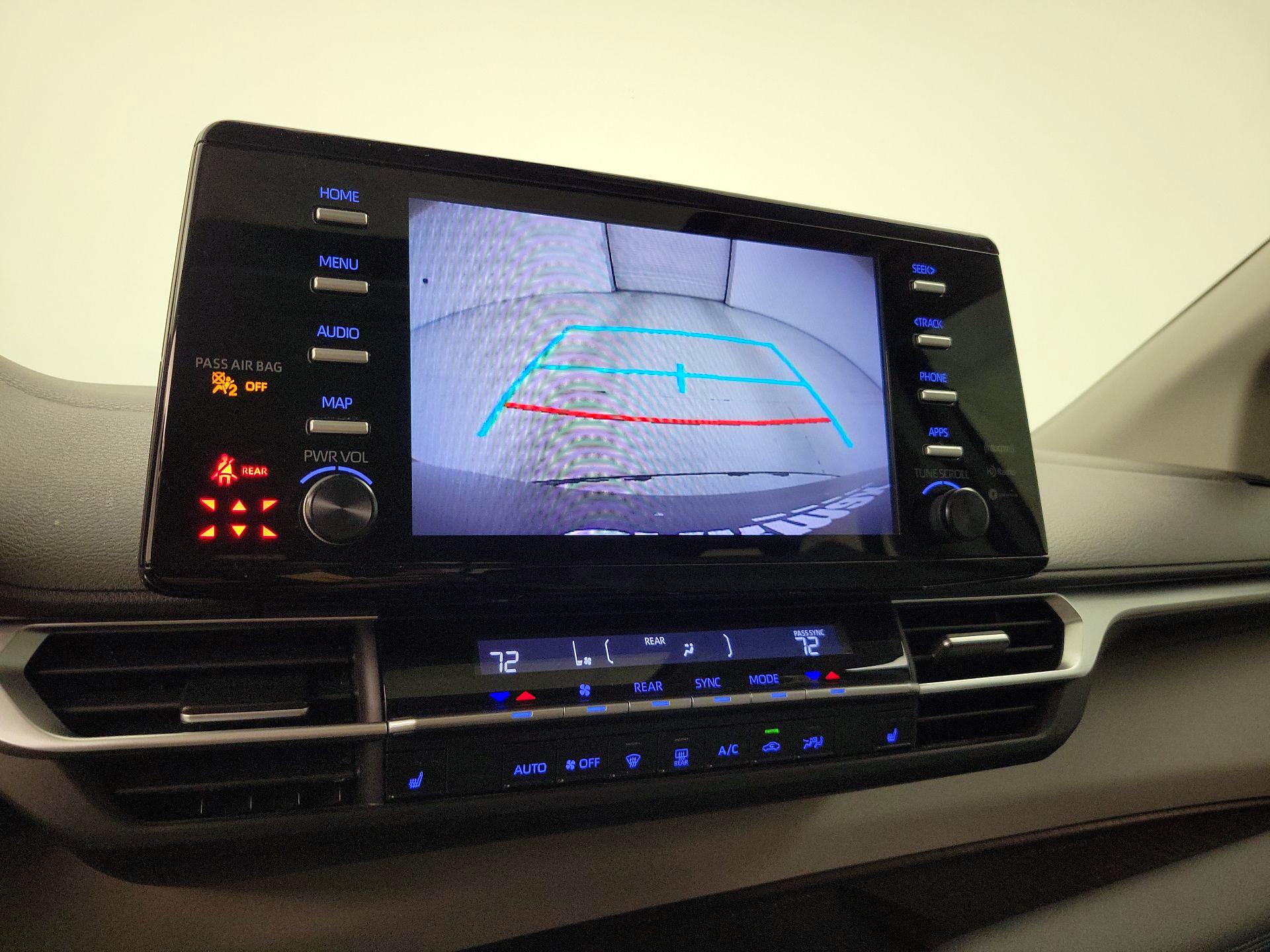 Thumbnail: 2021 Toyota Sienna - 14