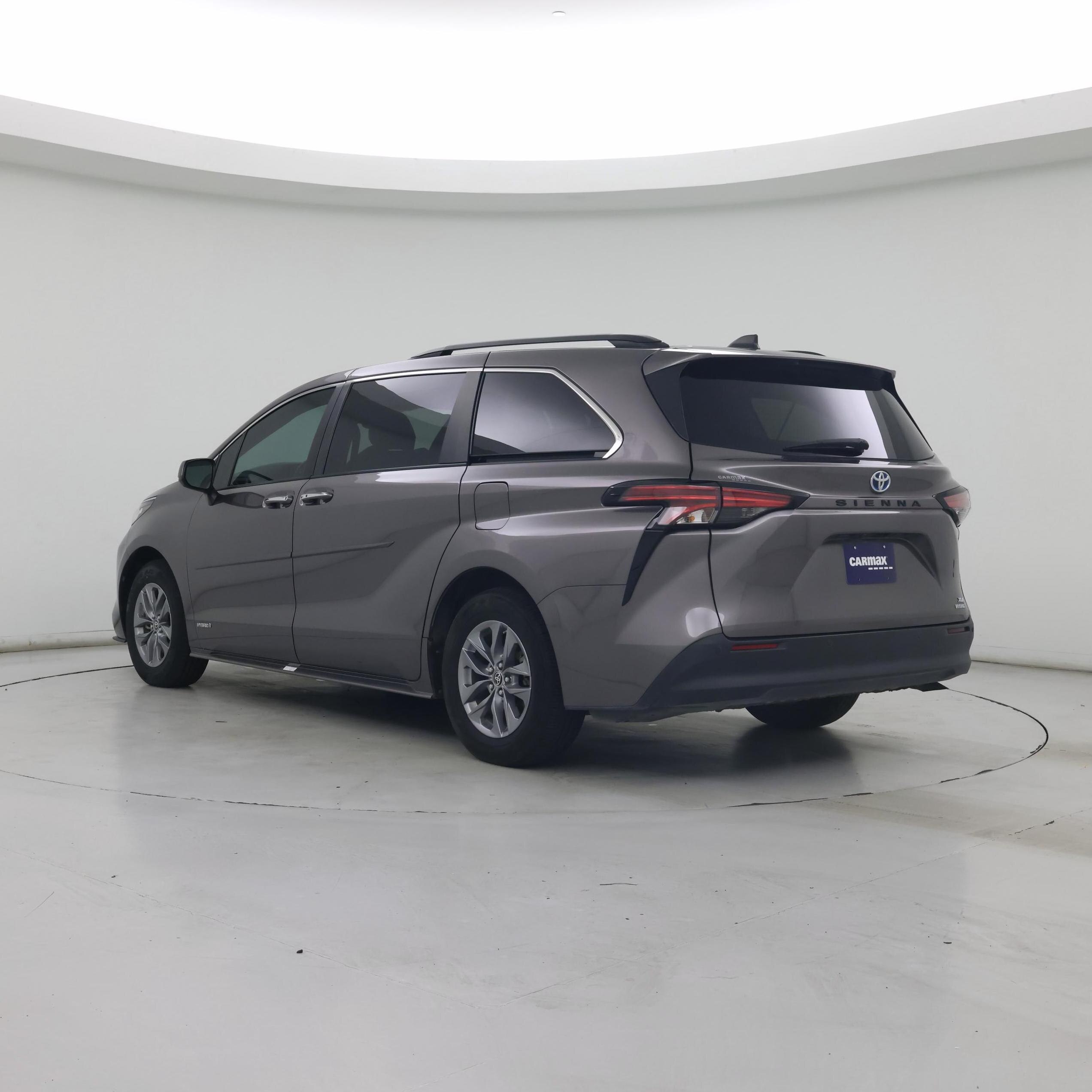Thumbnail: 2021 Toyota Sienna - 2