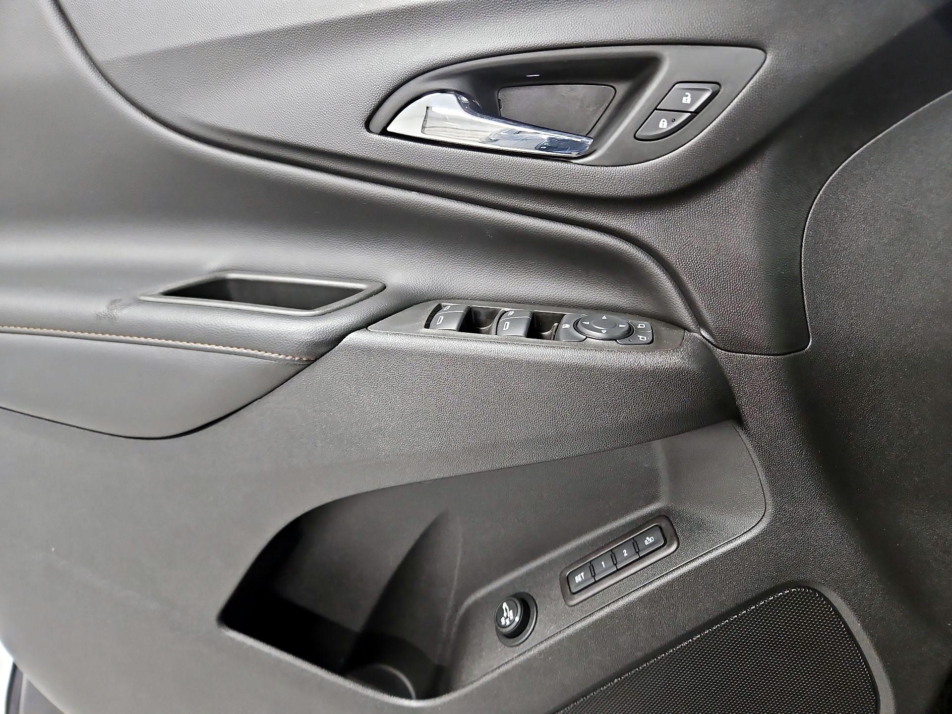 Thumbnail: 2020 Chevrolet Equinox - 12