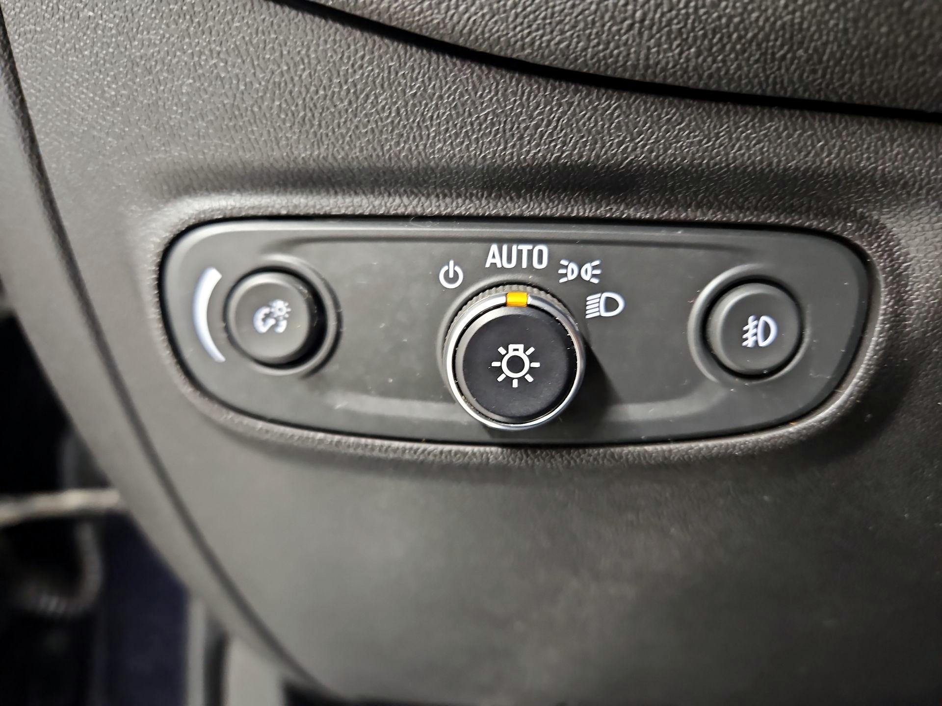 Thumbnail: 2020 Chevrolet Equinox - 13