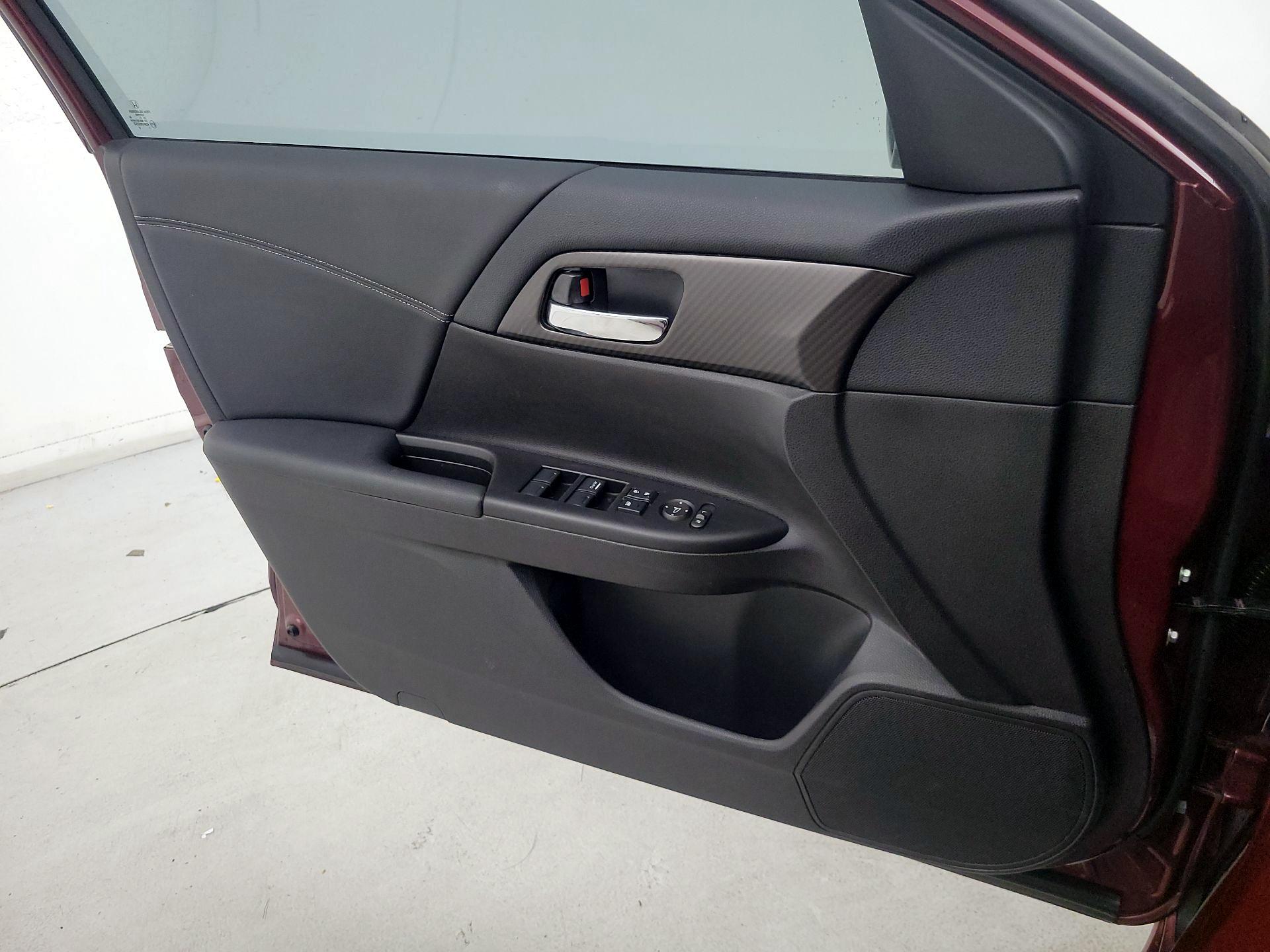 Thumbnail: 2016 Honda Accord - 12