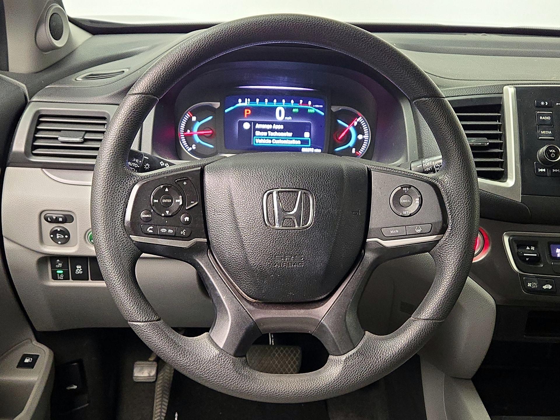 Thumbnail: 2019 Honda Pilot - 10