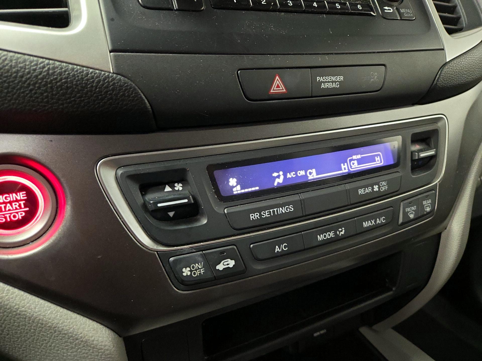 Thumbnail: 2019 Honda Pilot - 16