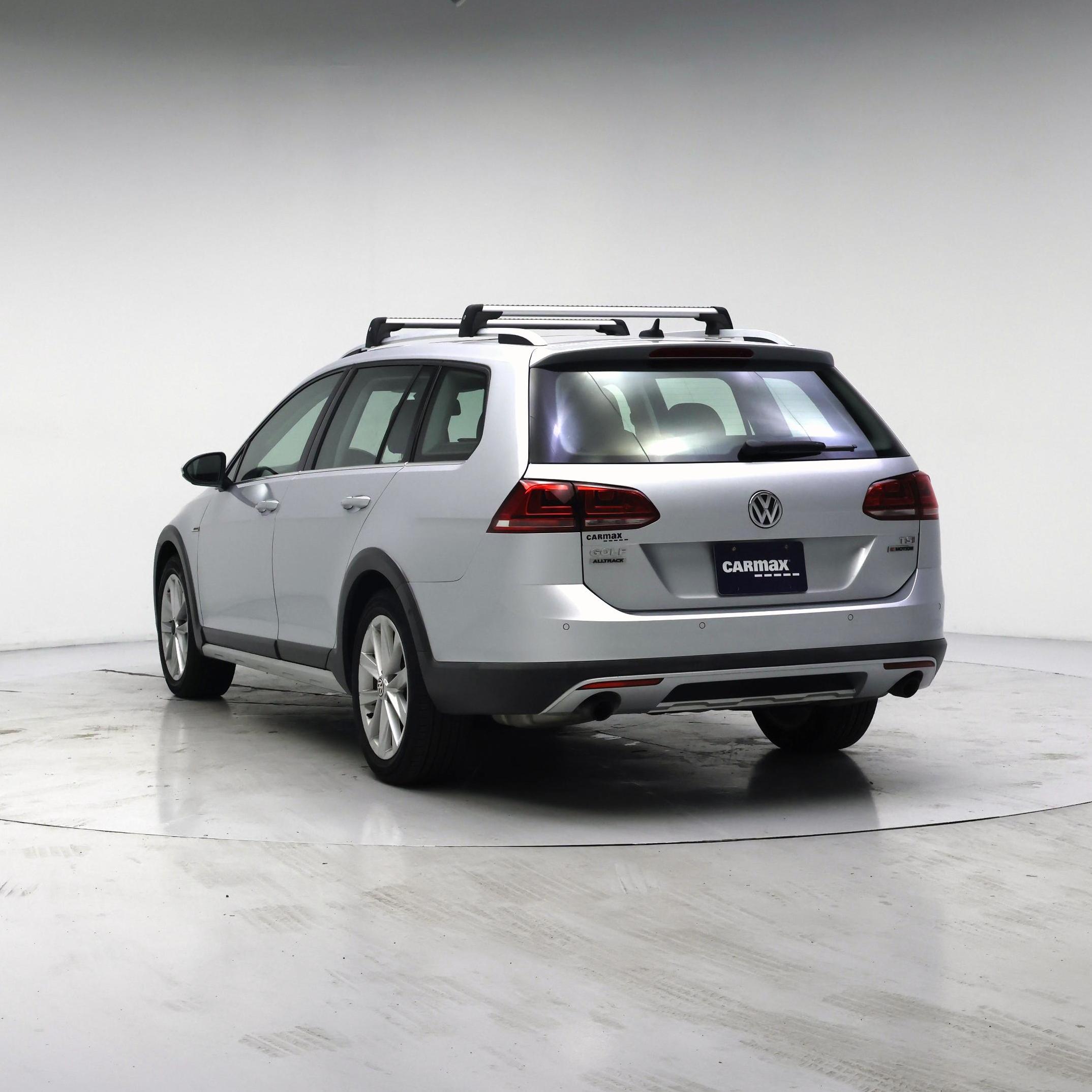 Thumbnail: 2017 Volkswagen Golf - 2