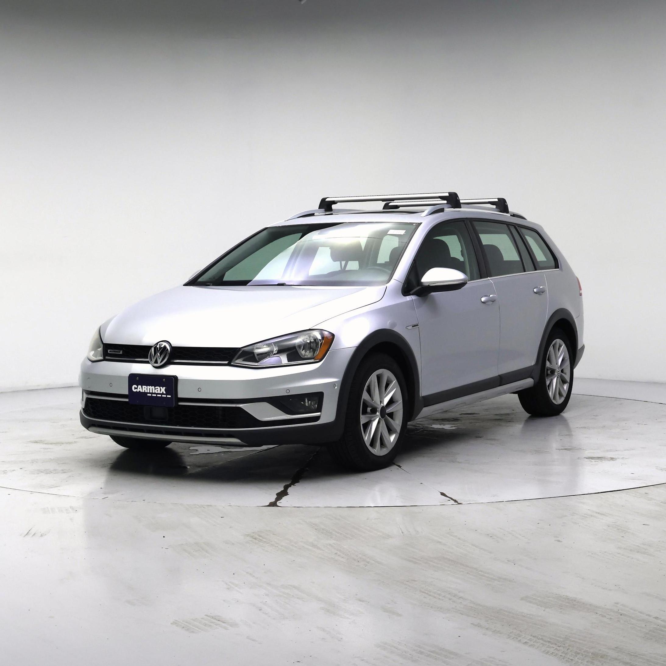 Thumbnail: 2017 Volkswagen Golf - 4