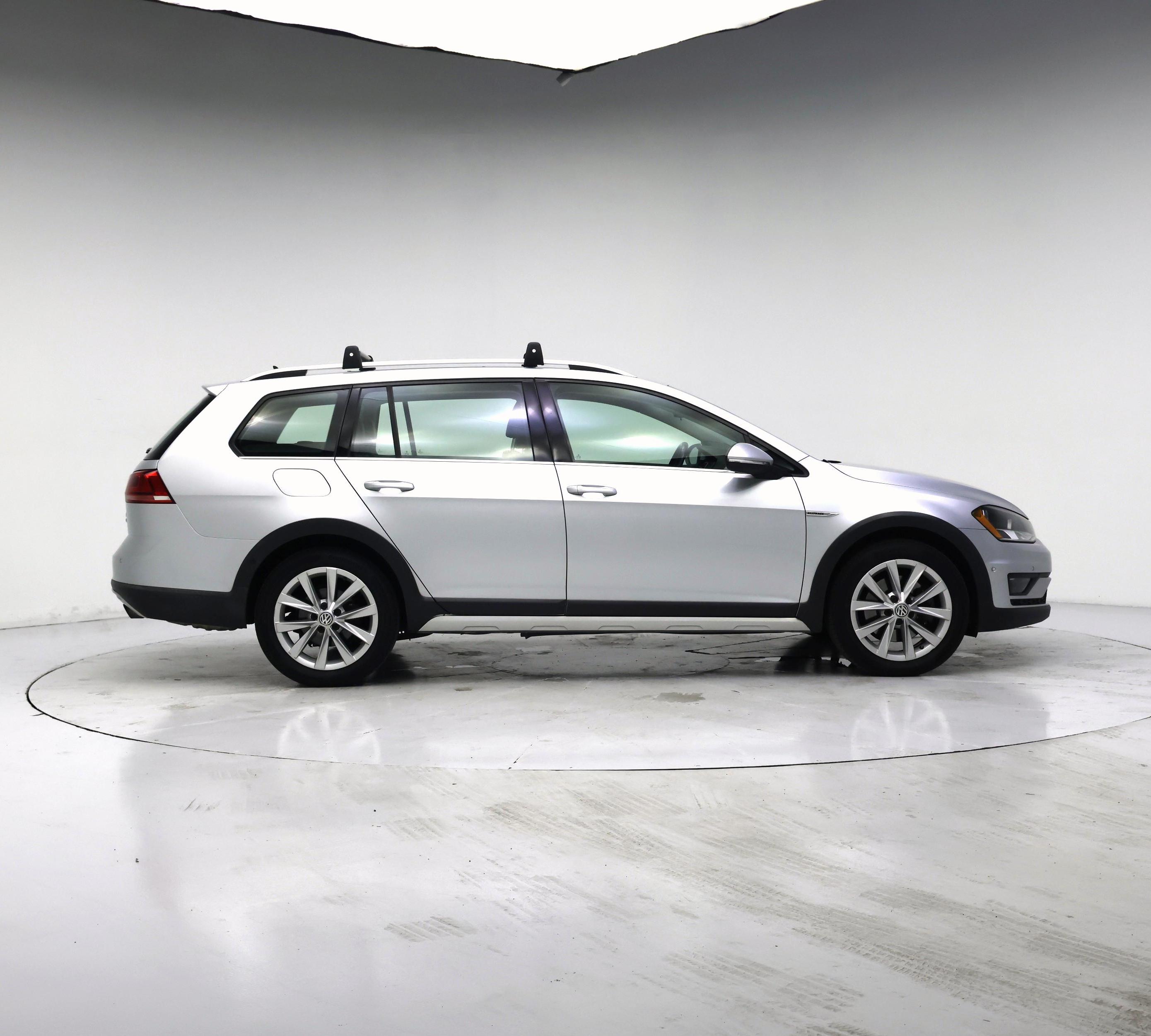 Thumbnail: 2017 Volkswagen Golf - 7