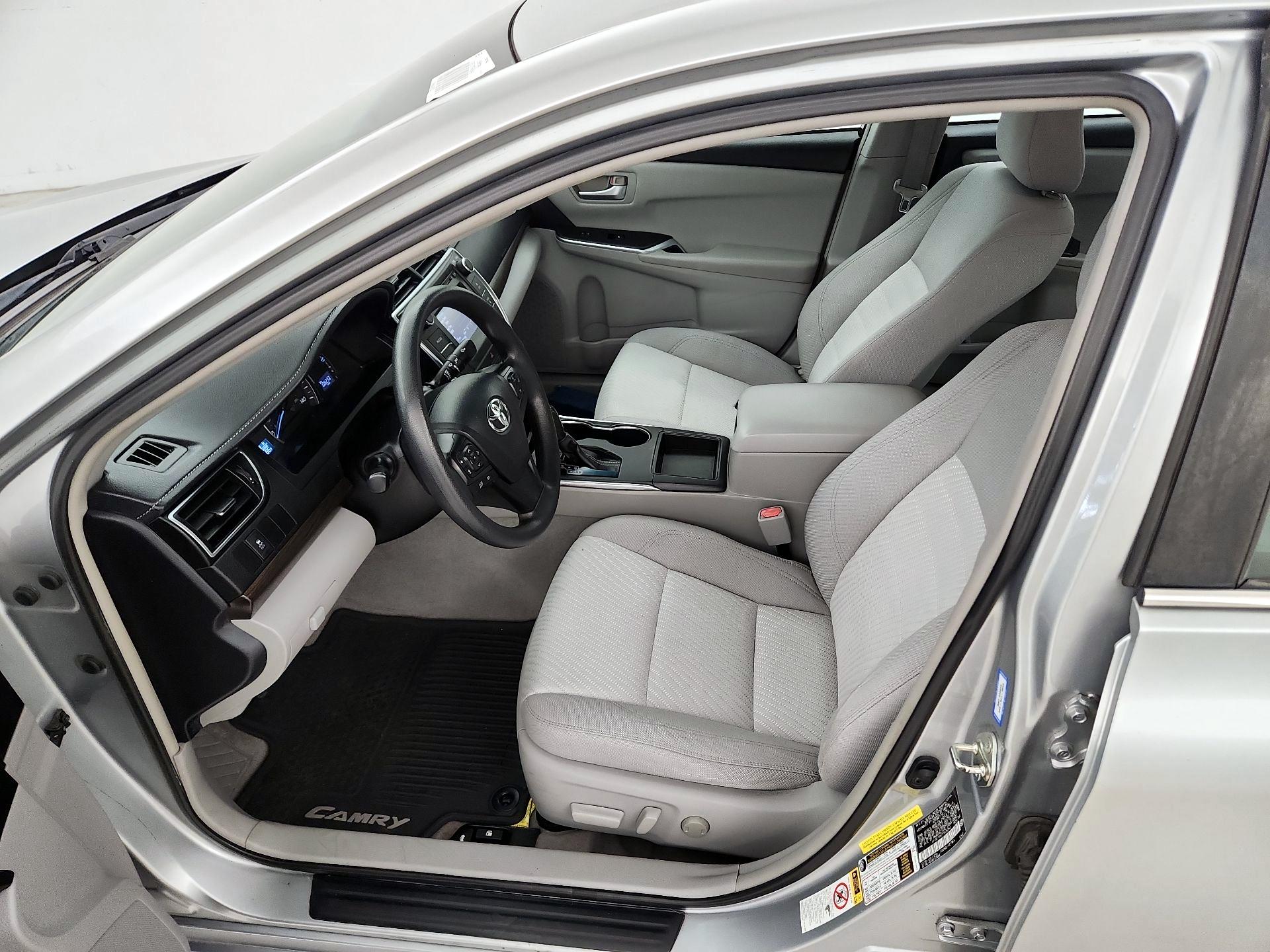 Thumbnail: 2015 Toyota Camry - 9