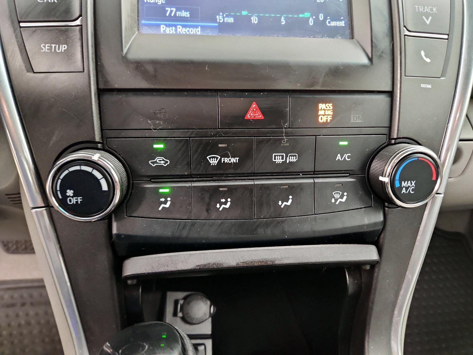 Thumbnail: 2015 Toyota Camry - 14