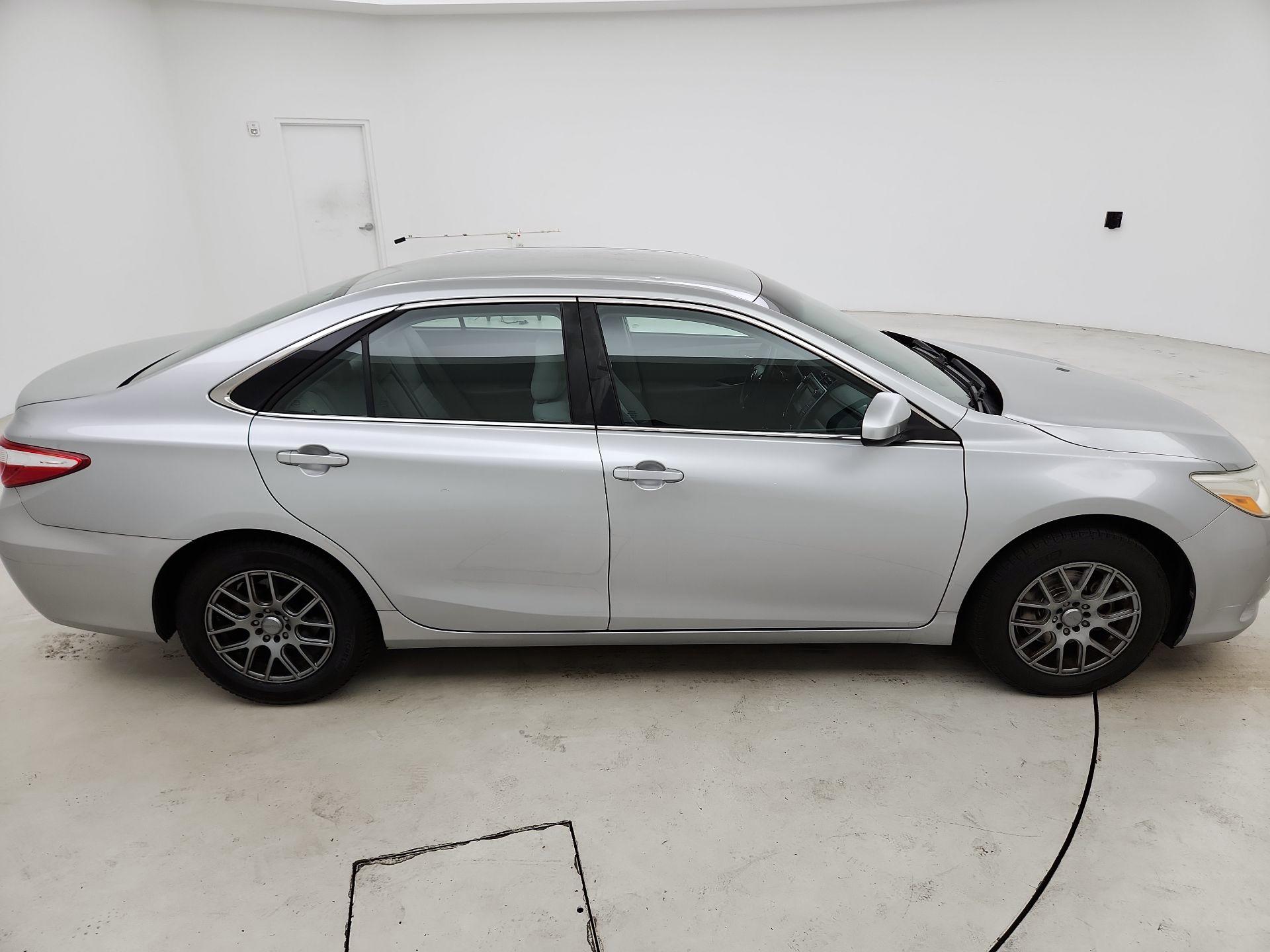 Thumbnail: 2015 Toyota Camry - 4