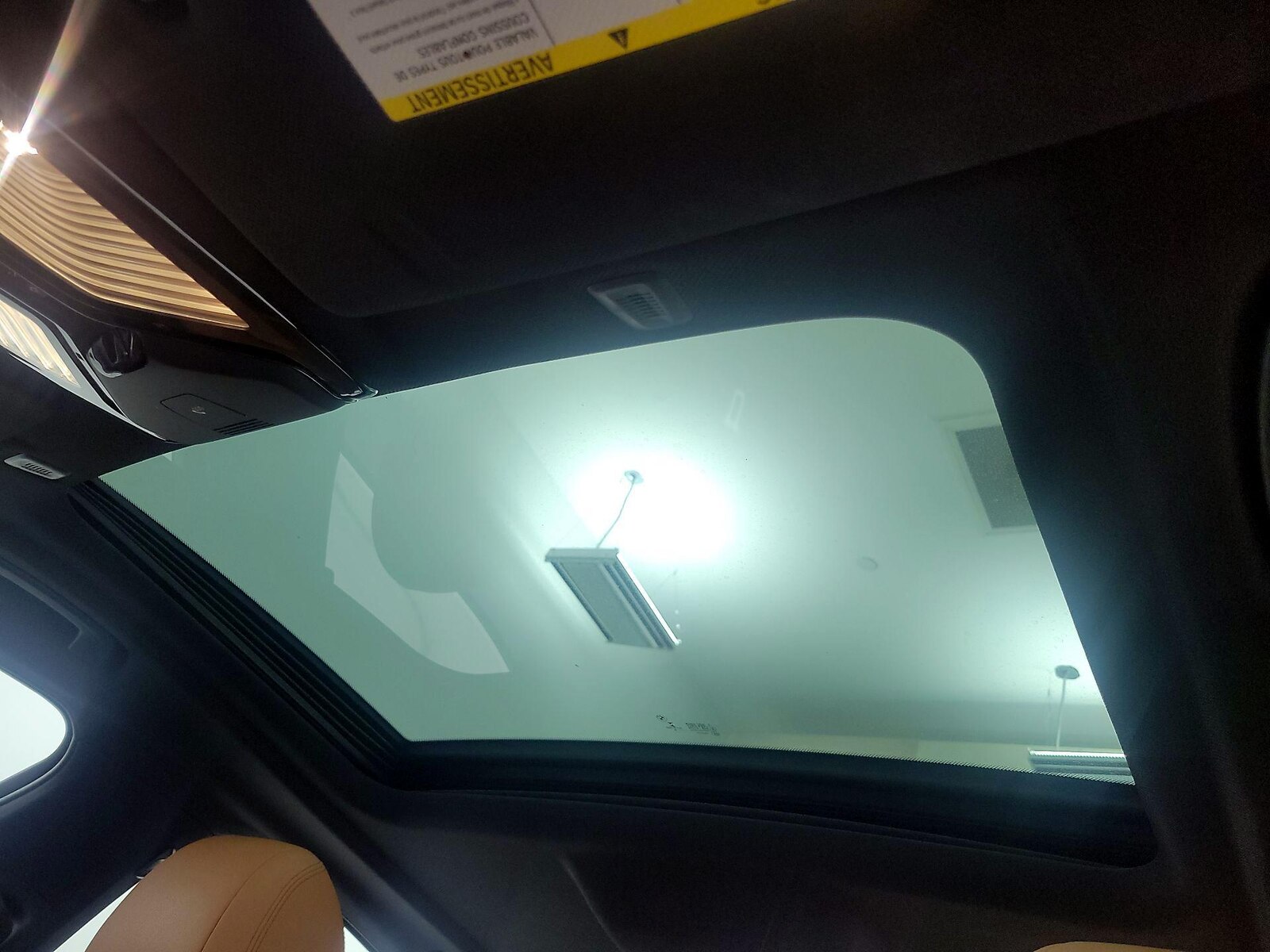 Sunroof(s) & Overhead Airbags