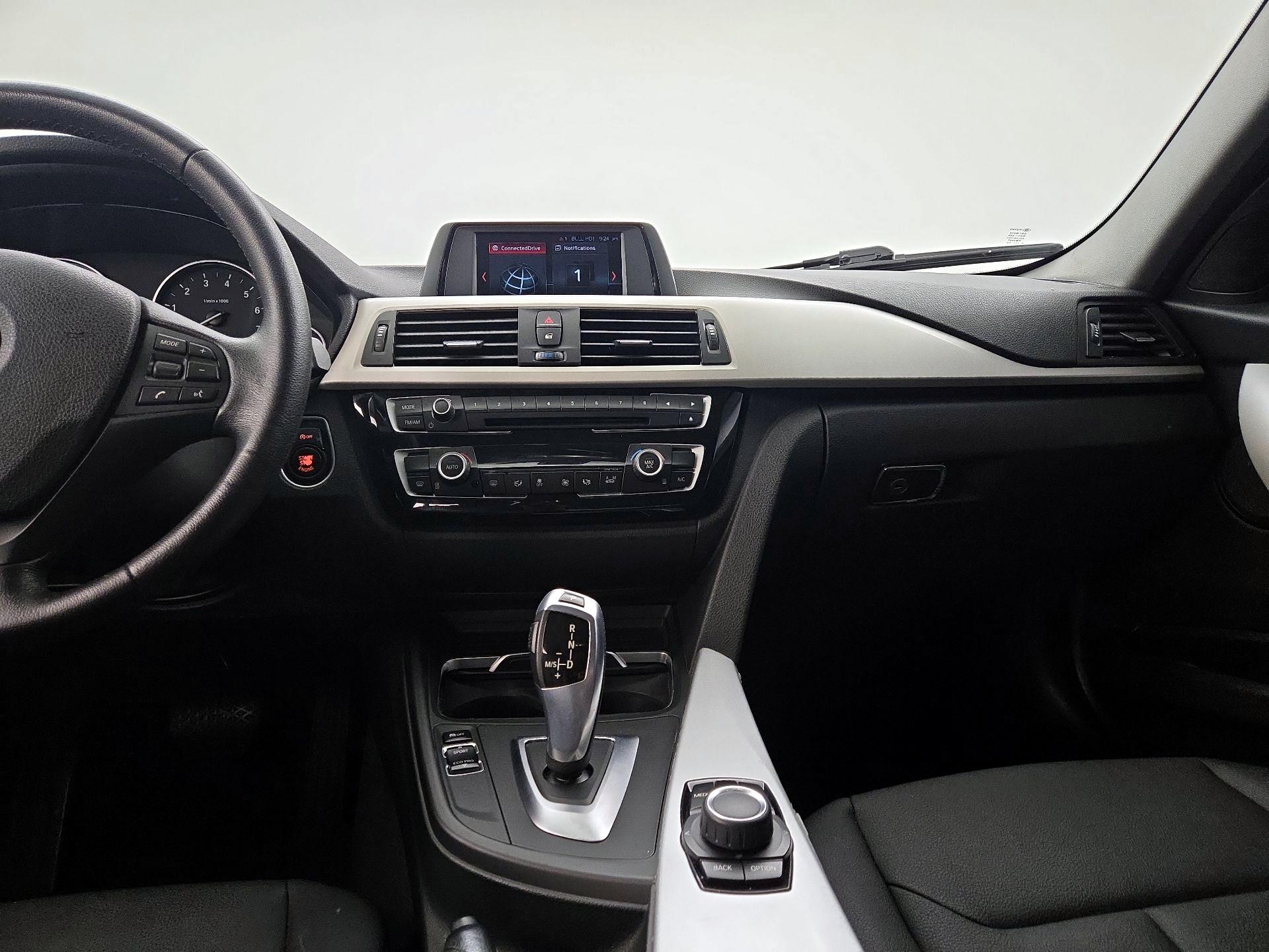 Thumbnail: 2018 BMW 3 Series - 9