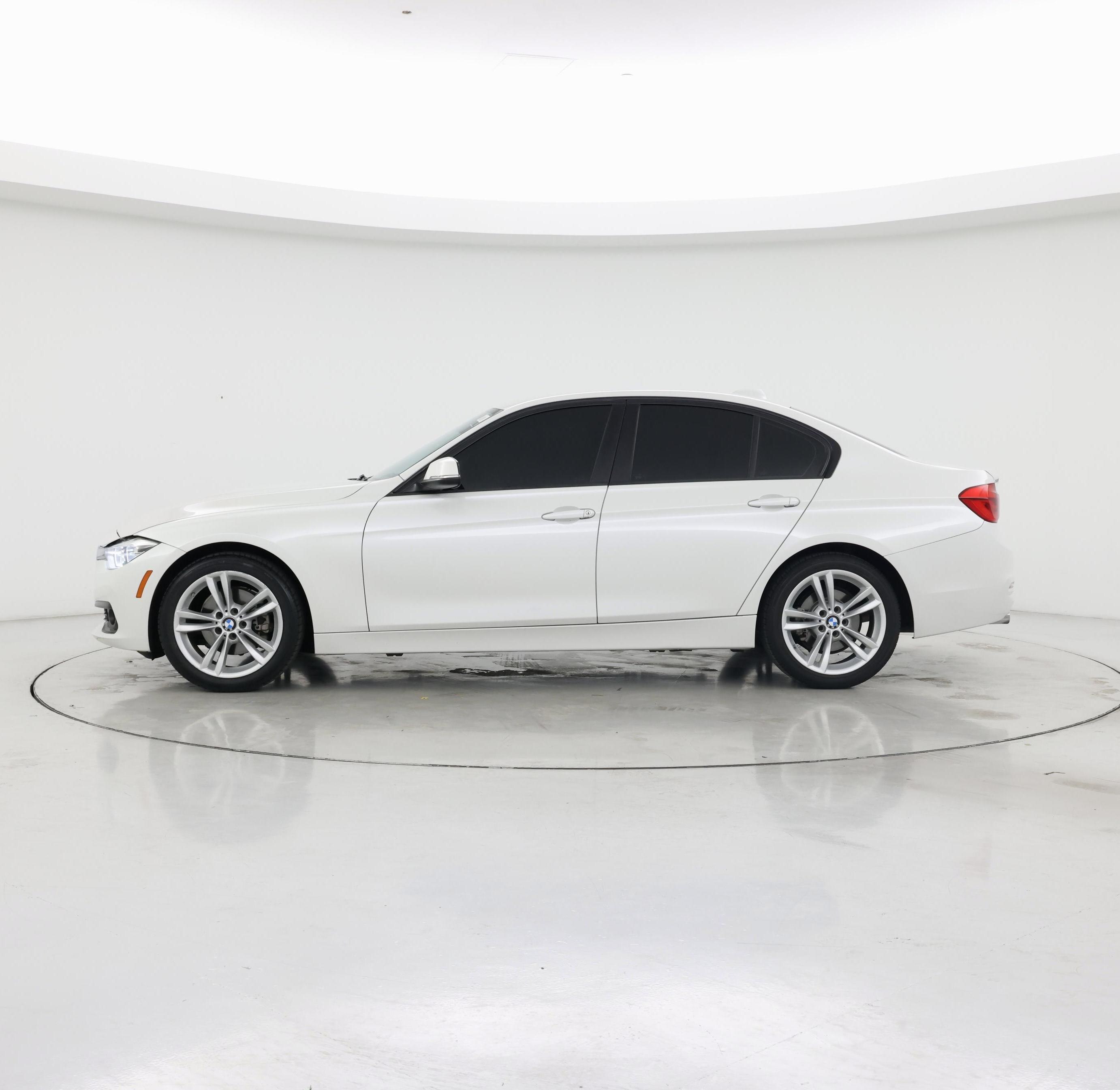 Thumbnail: 2018 BMW 3 Series - 3