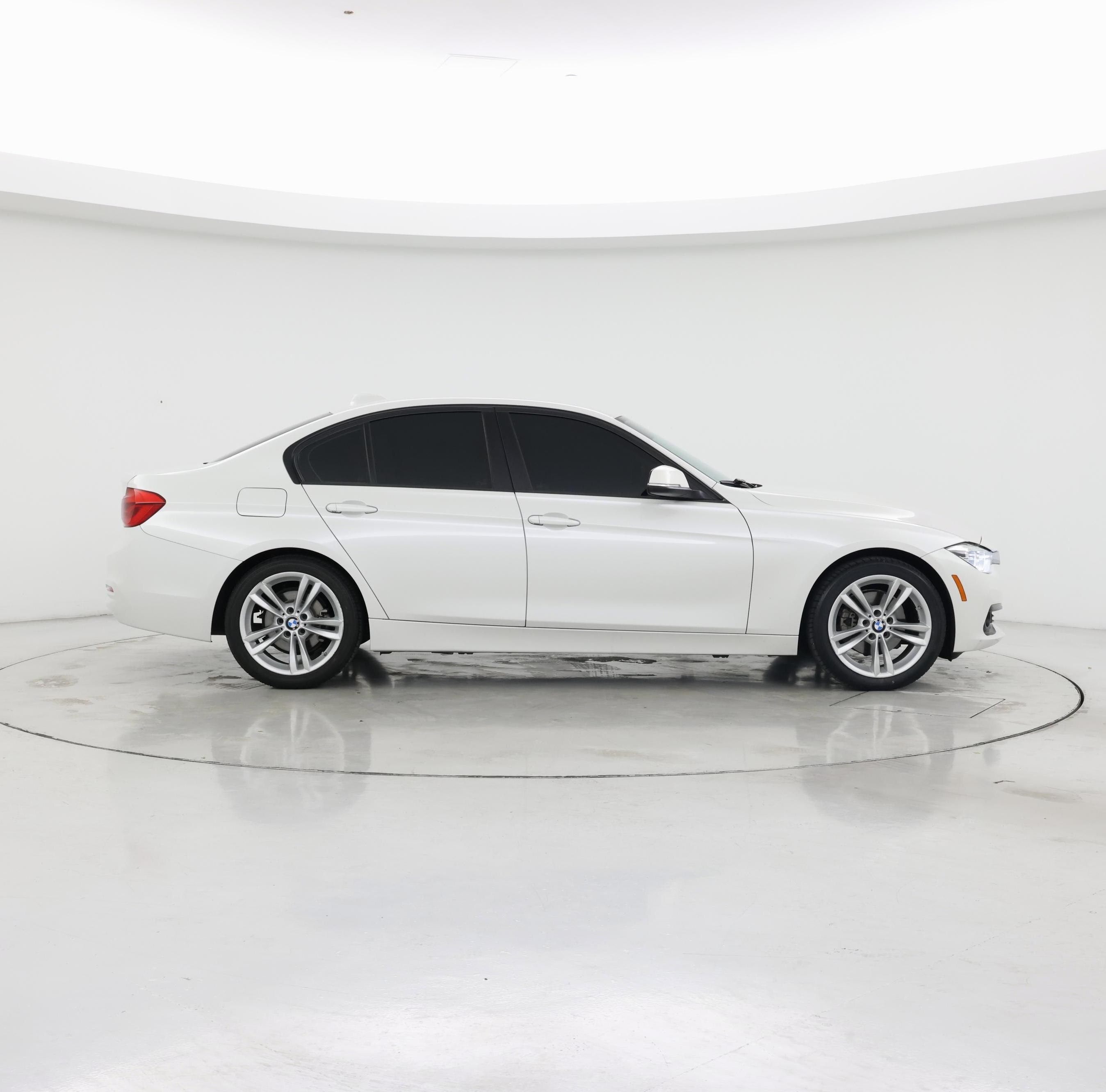 Thumbnail: 2018 BMW 3 Series - 7