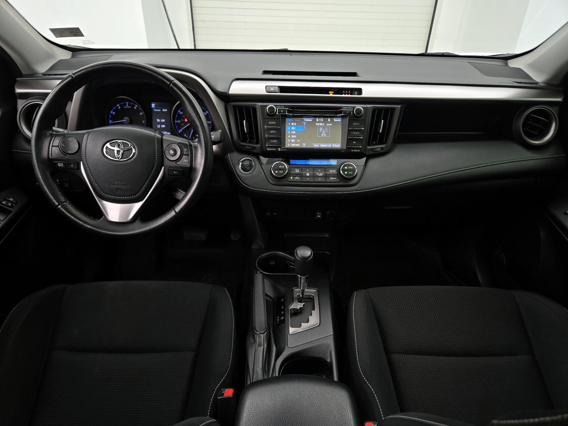 Thumbnail: 2018 Toyota RAV4 - 9