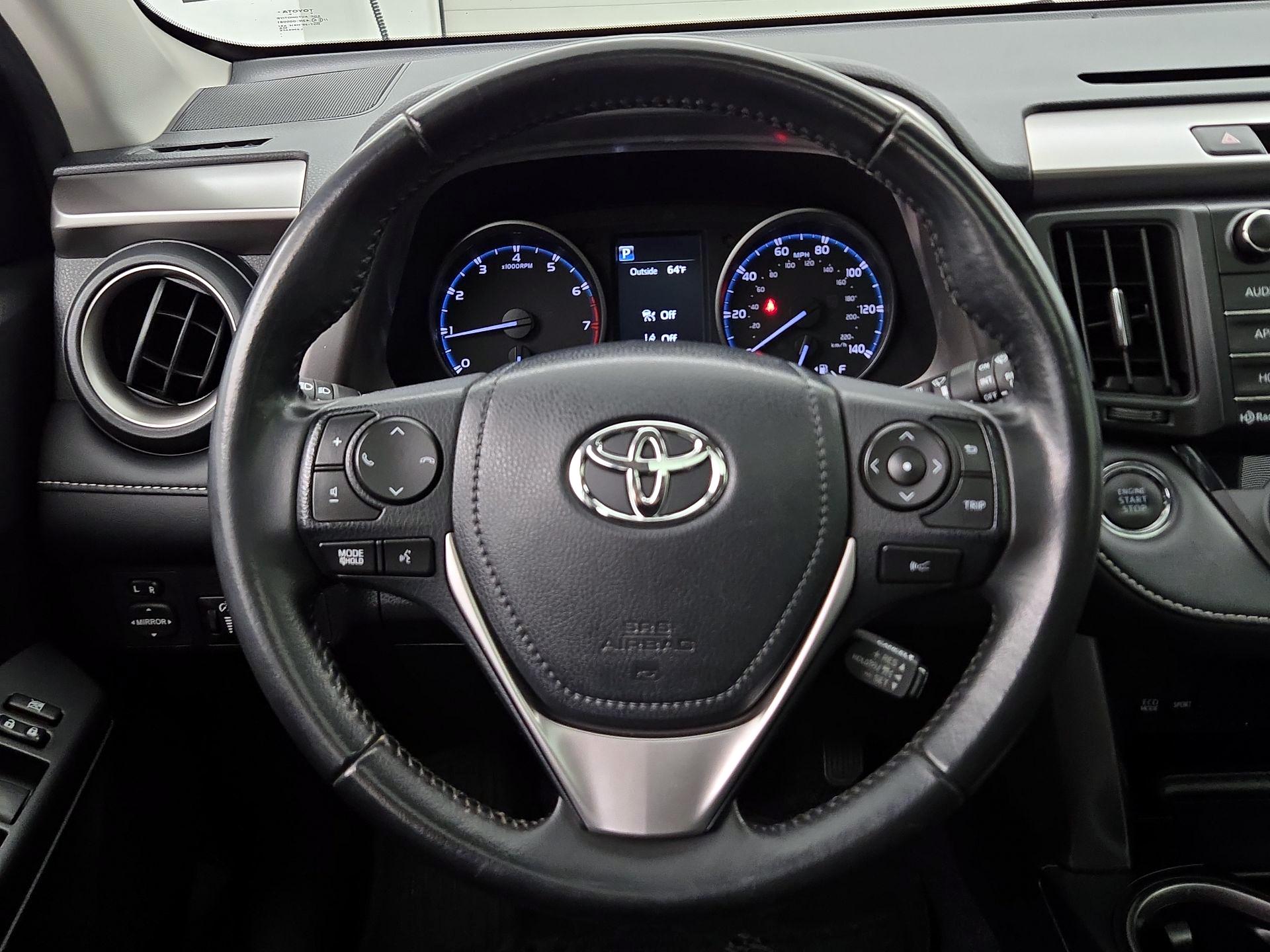 Thumbnail: 2018 Toyota RAV4 - 10