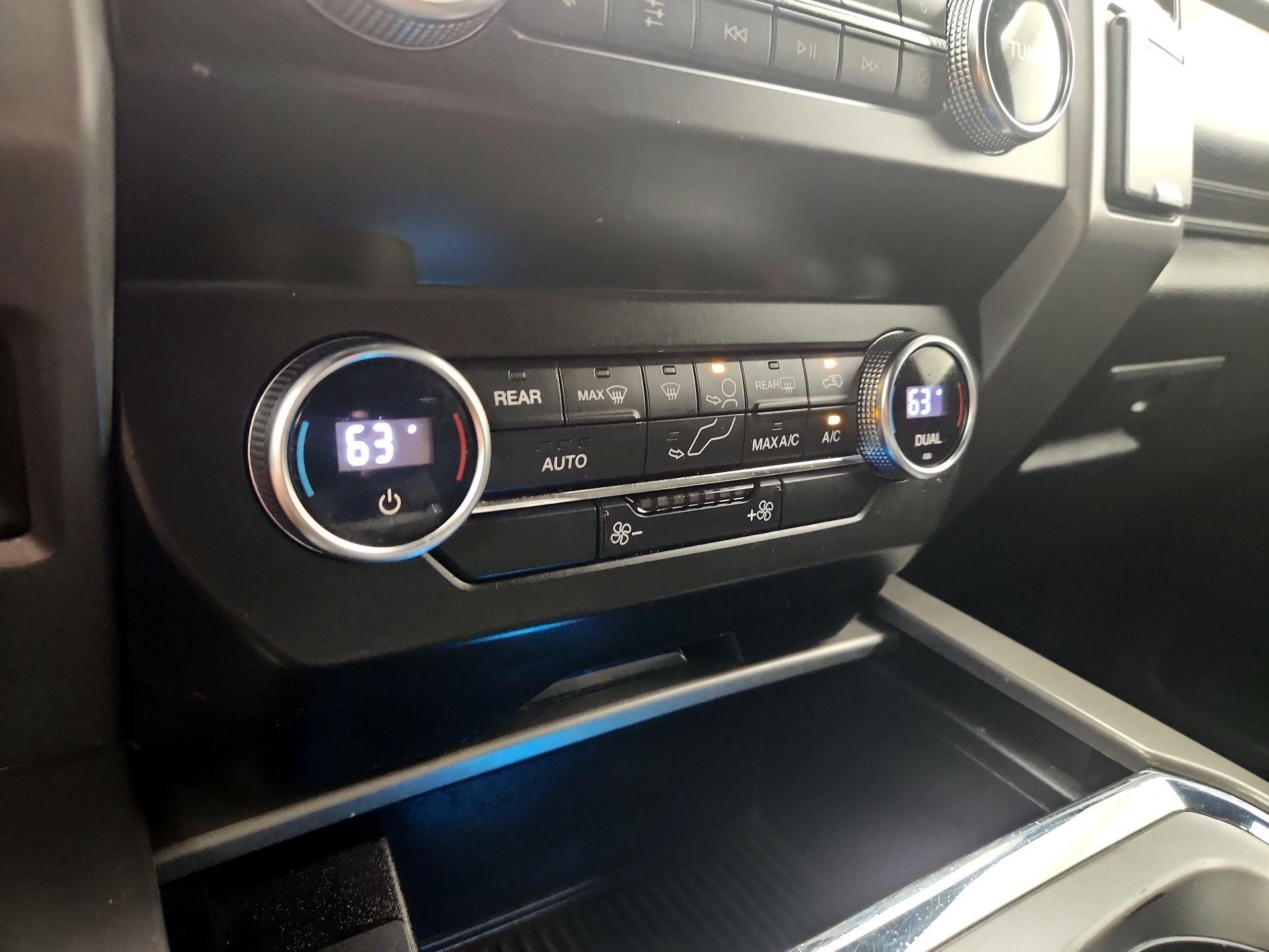 Thumbnail: 2020 Ford Expedition - 15