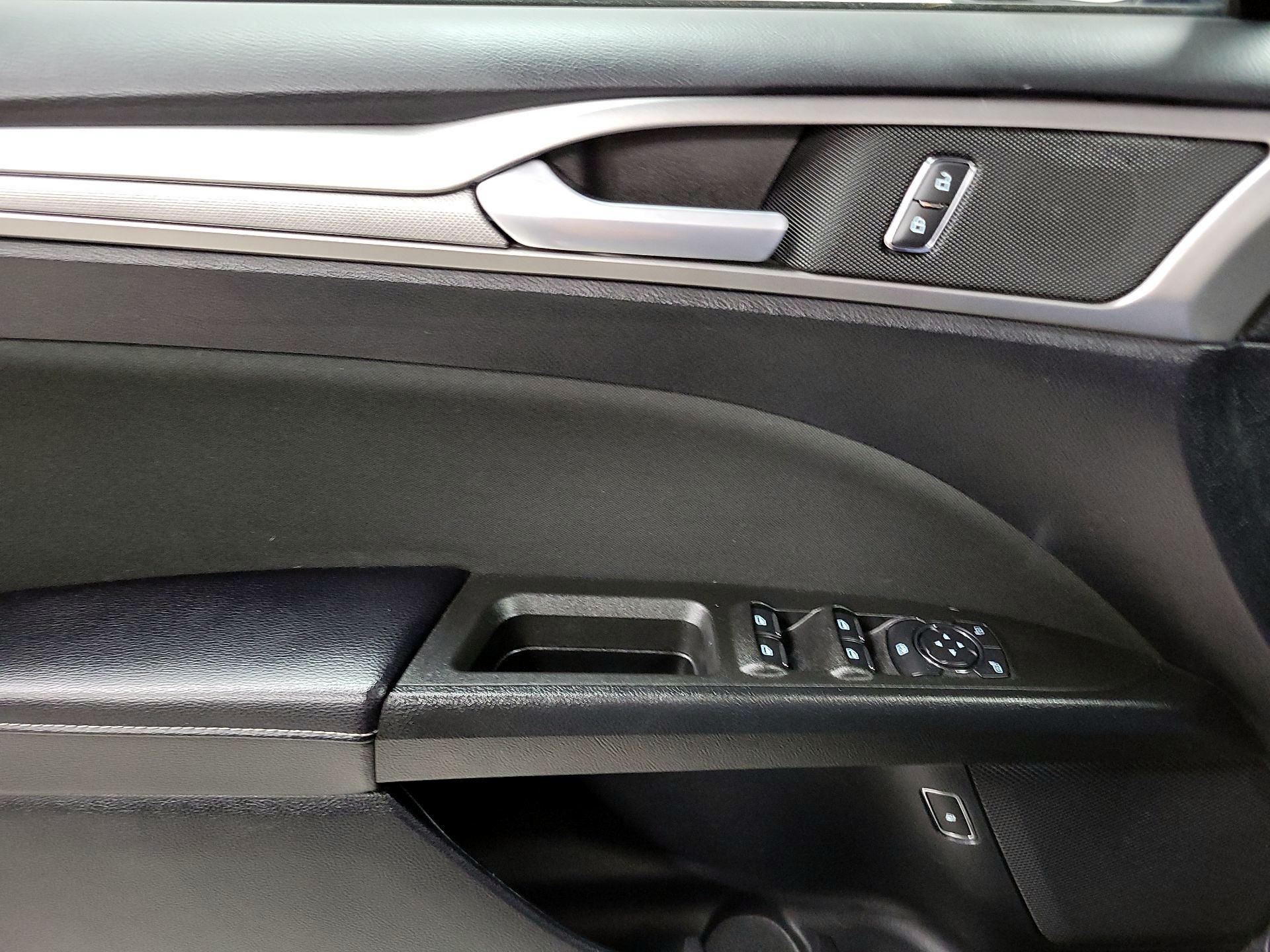 Thumbnail: 2019 Ford Fusion - 10