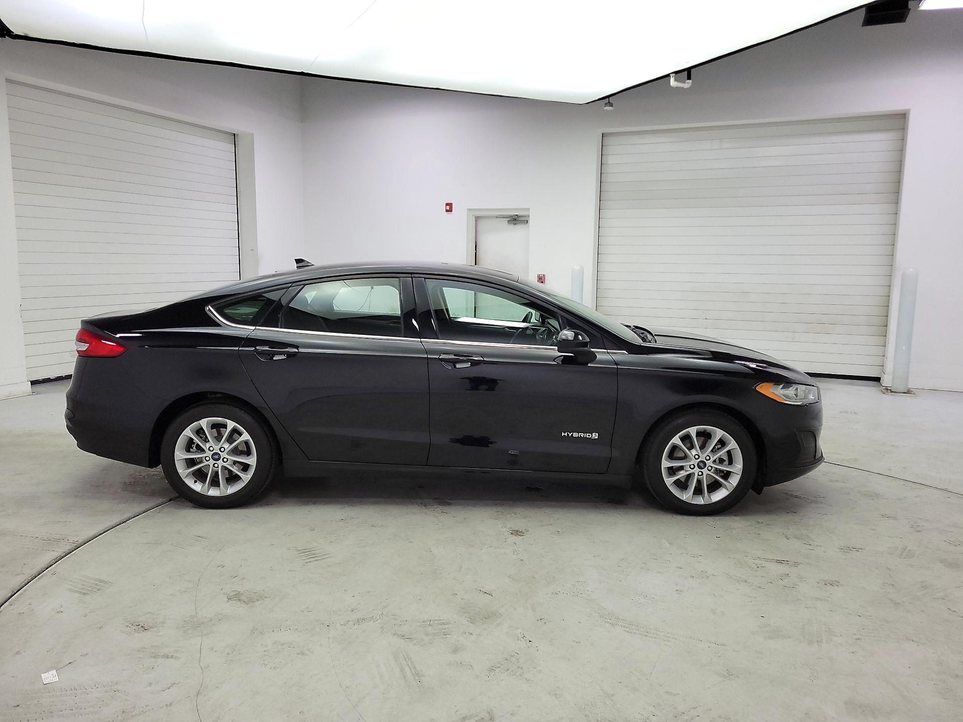 Thumbnail: 2019 Ford Fusion - 4