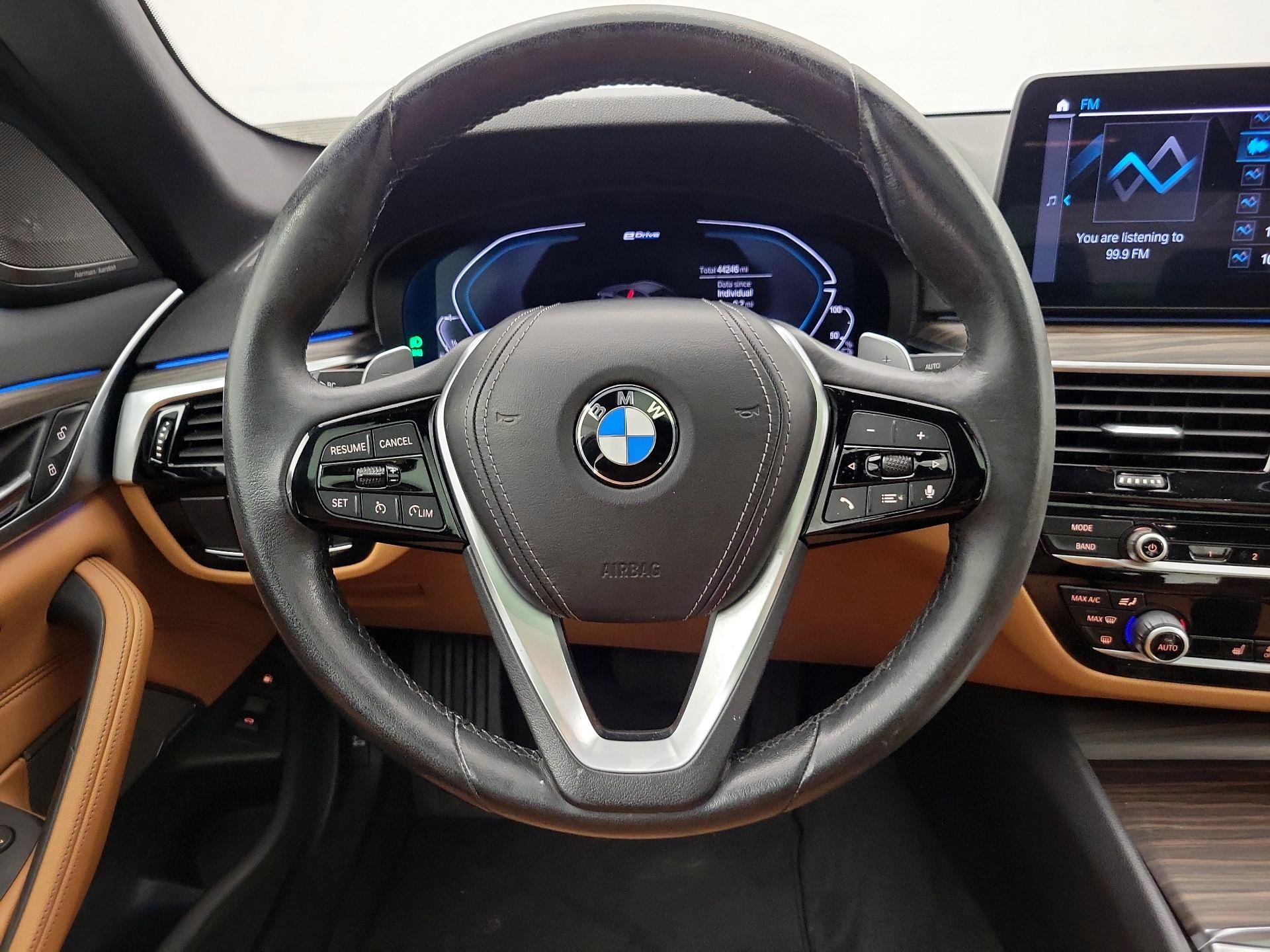 Thumbnail: 2021 BMW 5 Series - 10