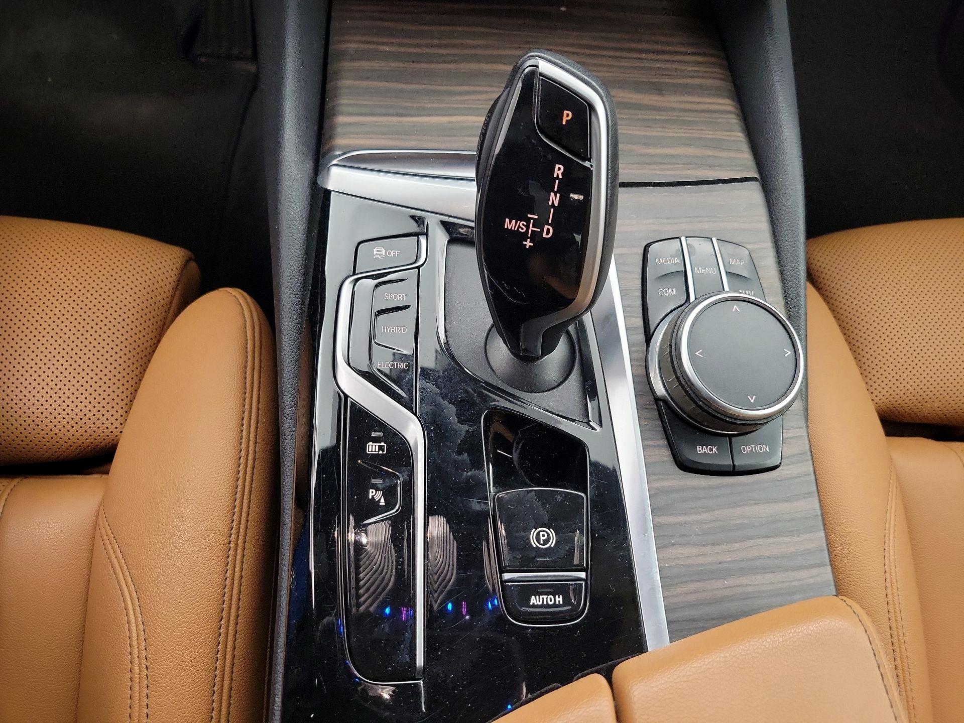 Thumbnail: 2021 BMW 5 Series - 18