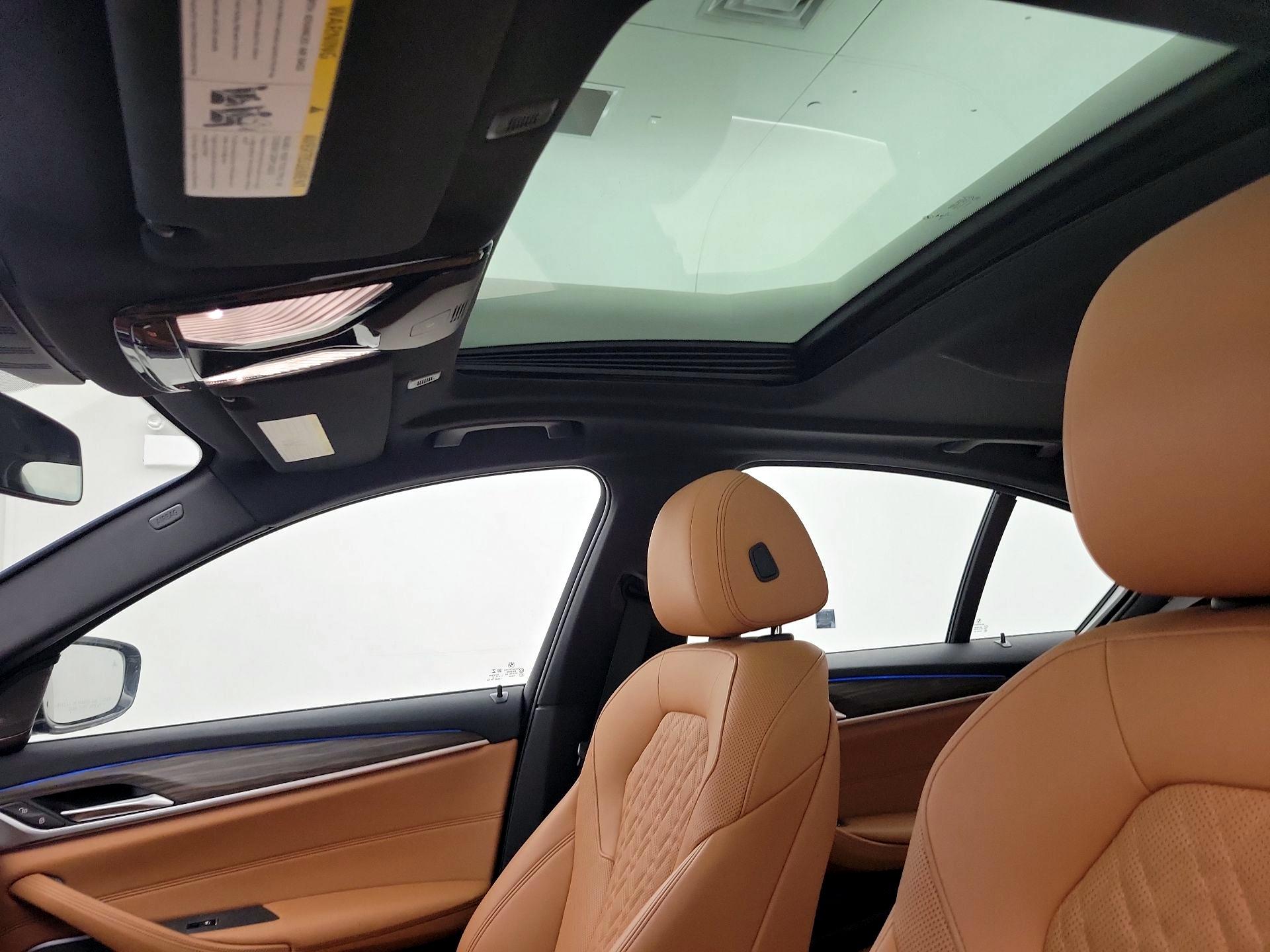 Thumbnail: 2021 BMW 5 Series - 20