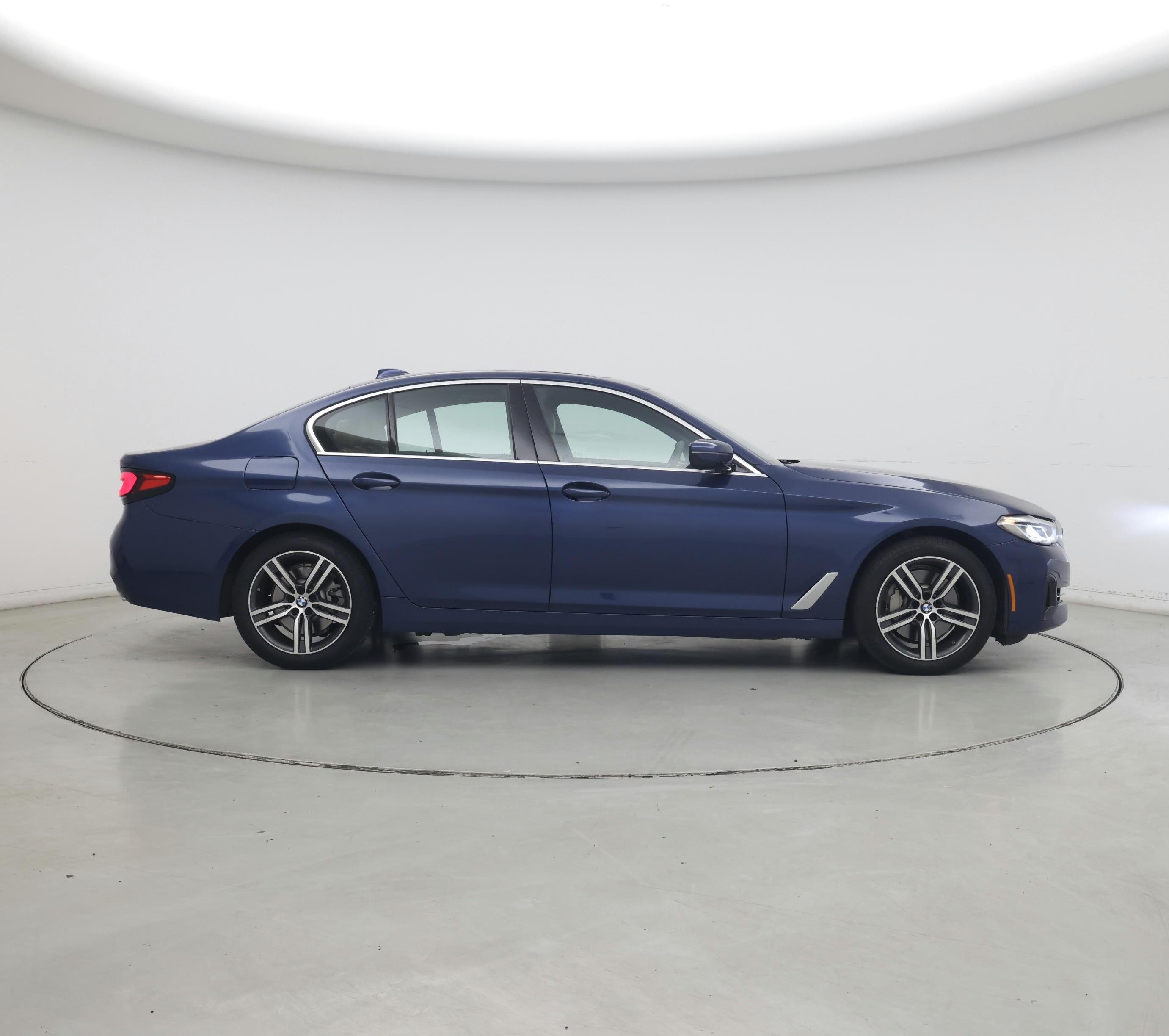 Thumbnail: 2021 BMW 5 Series - 7