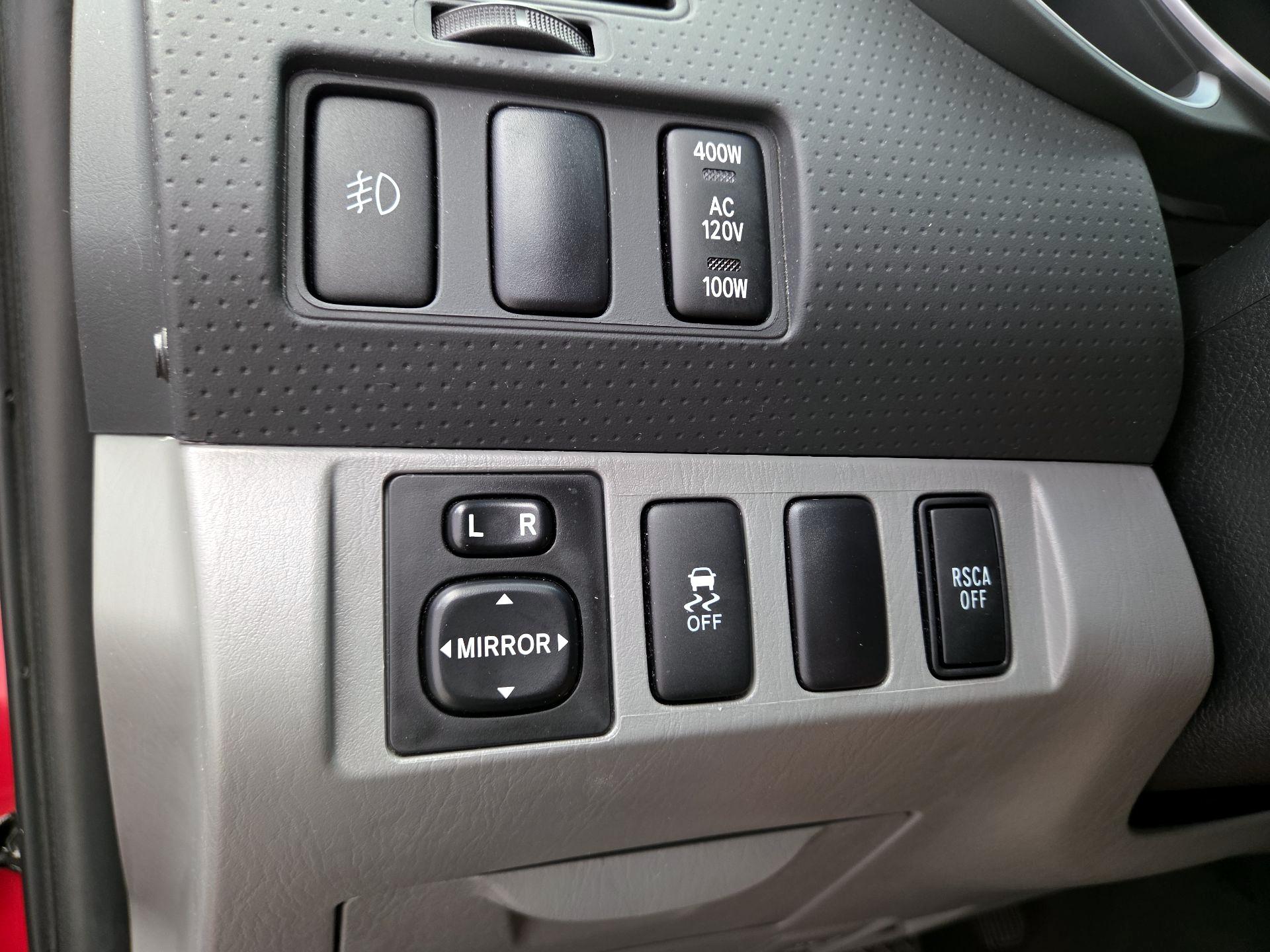 Thumbnail: 2015 Toyota Tacoma - 11