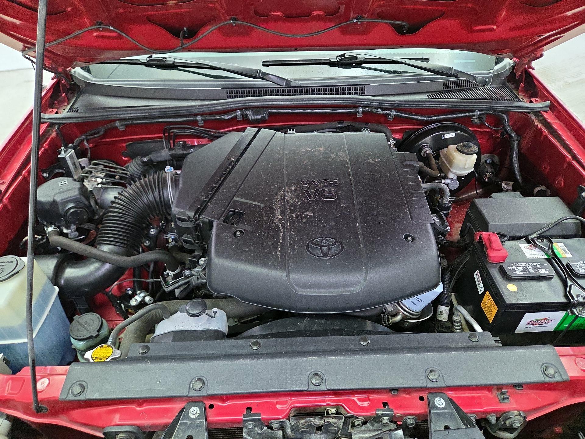Thumbnail: 2015 Toyota Tacoma - 19