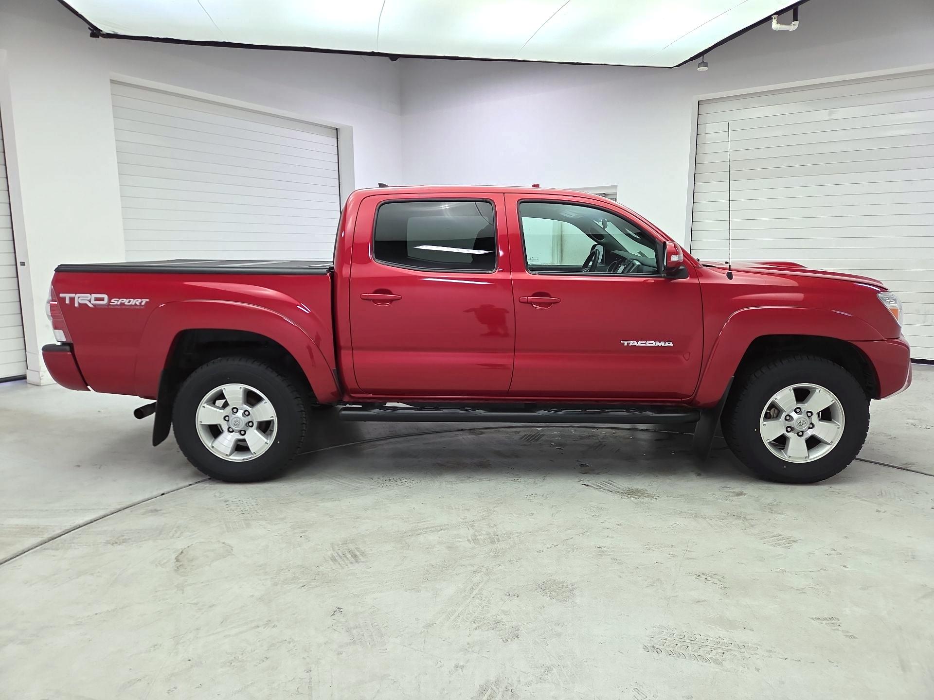 Thumbnail: 2015 Toyota Tacoma - 4