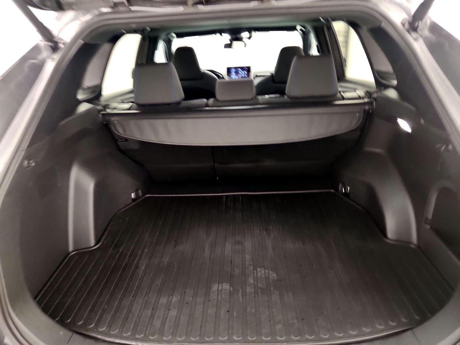 2024 Toyota RAV4 SE - Photo 21