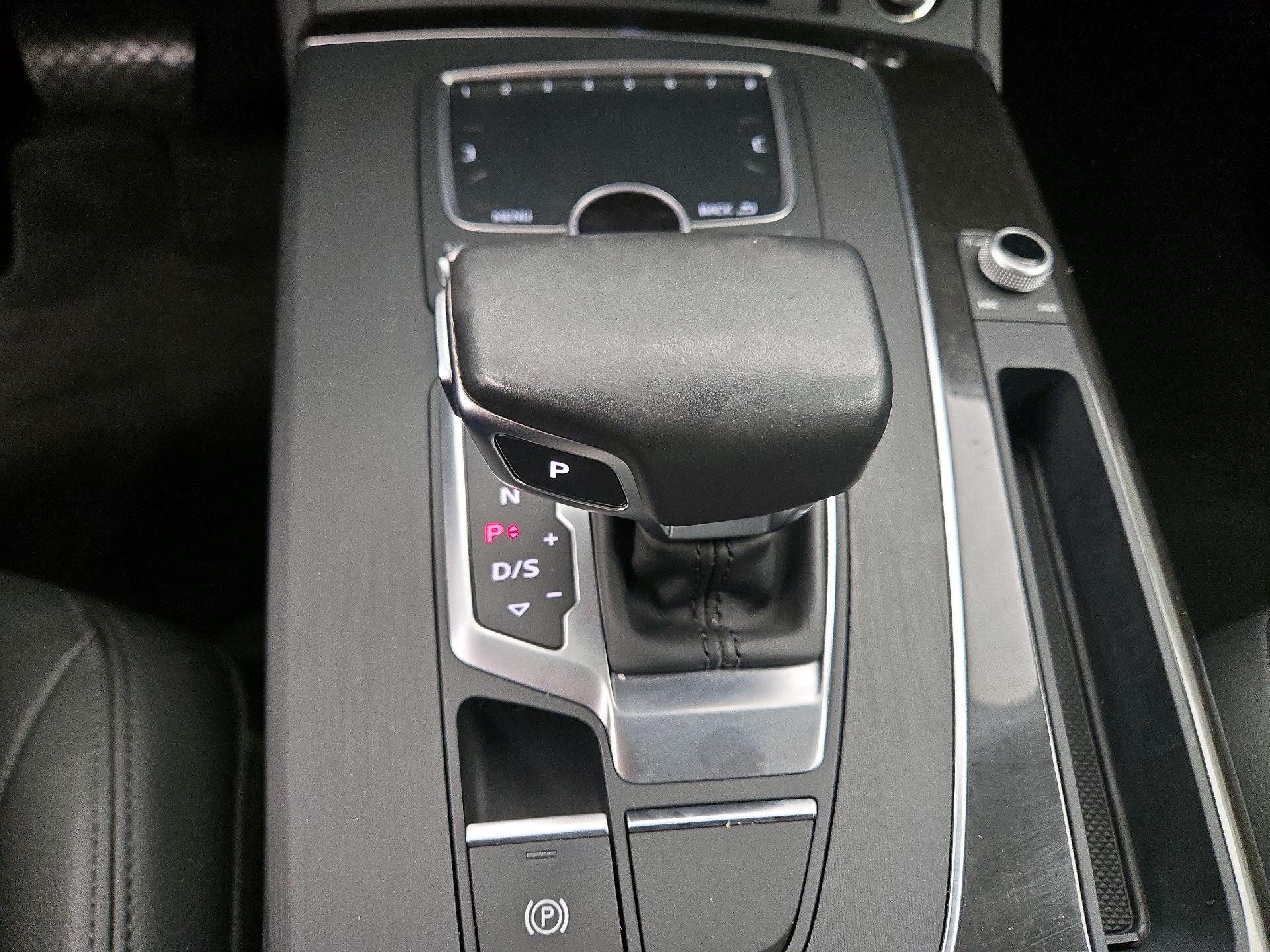 Thumbnail: 2020 Audi Q5 - 18